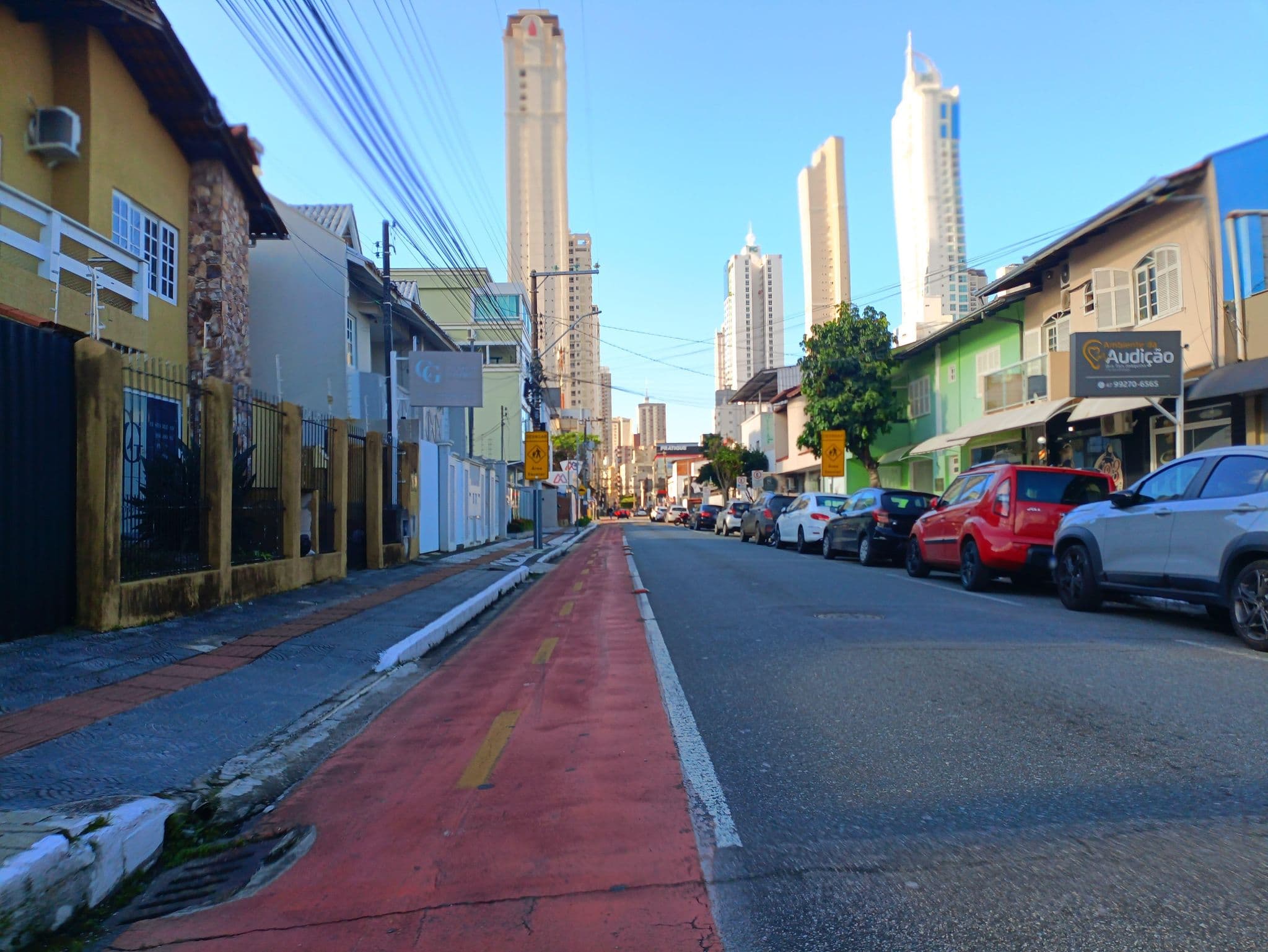 Street view near Hinode 🌞⛅, Balneário Camboriú — © ags1968 (CC BY-SA · Mapillary)