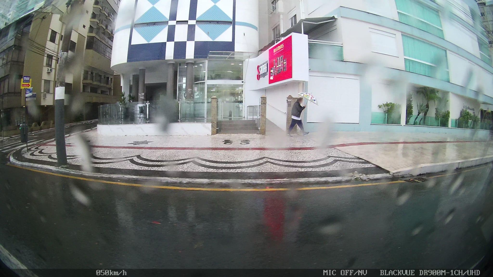 Street view near Jufur's Camboja Resort, Balneário Camboriú — © kaart5 (CC BY-SA · Mapillary)