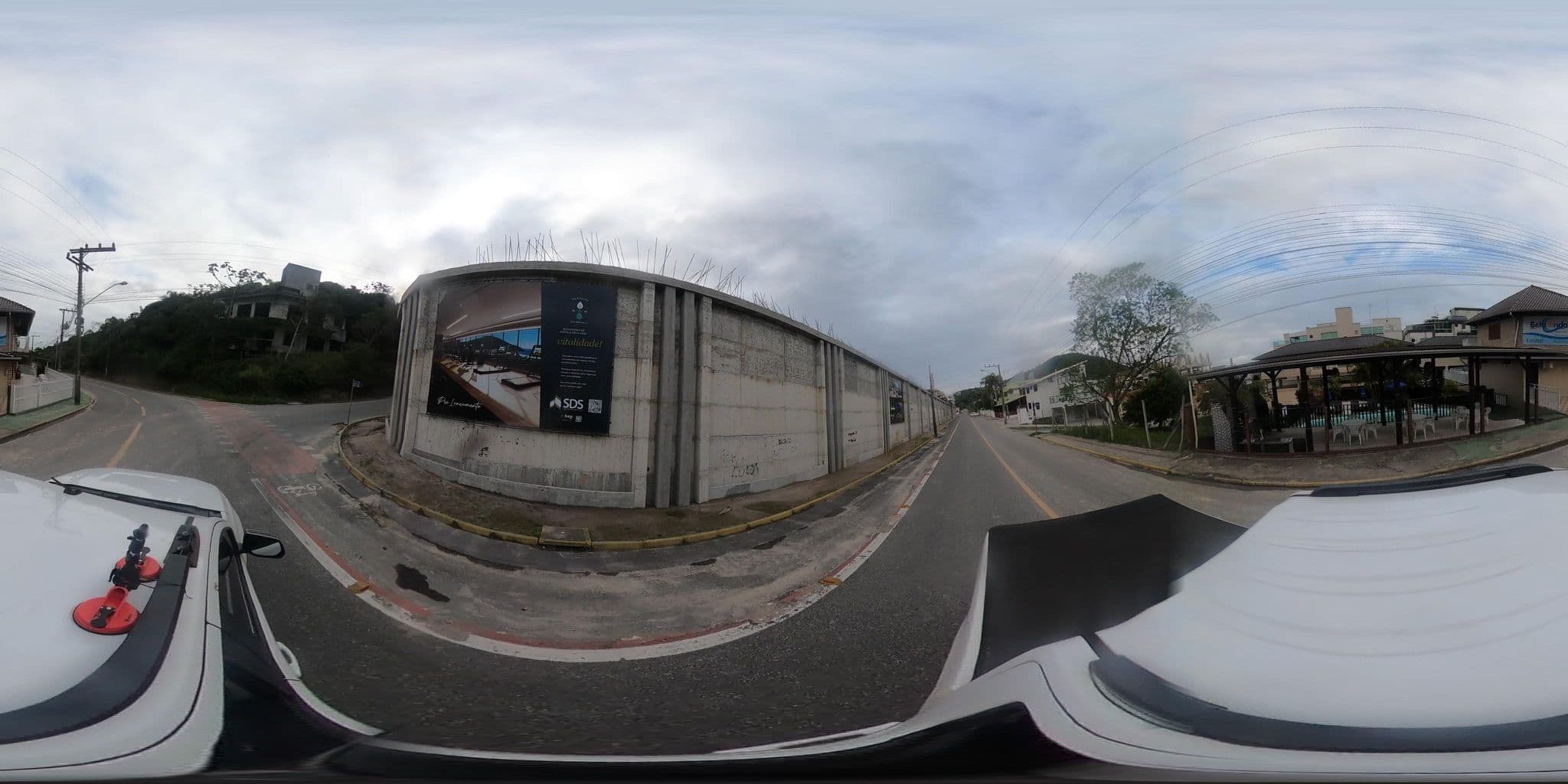 Street view near Hotel San Rafael, Bombinhas — © jaderbavaresco (CC BY-SA · Mapillary)