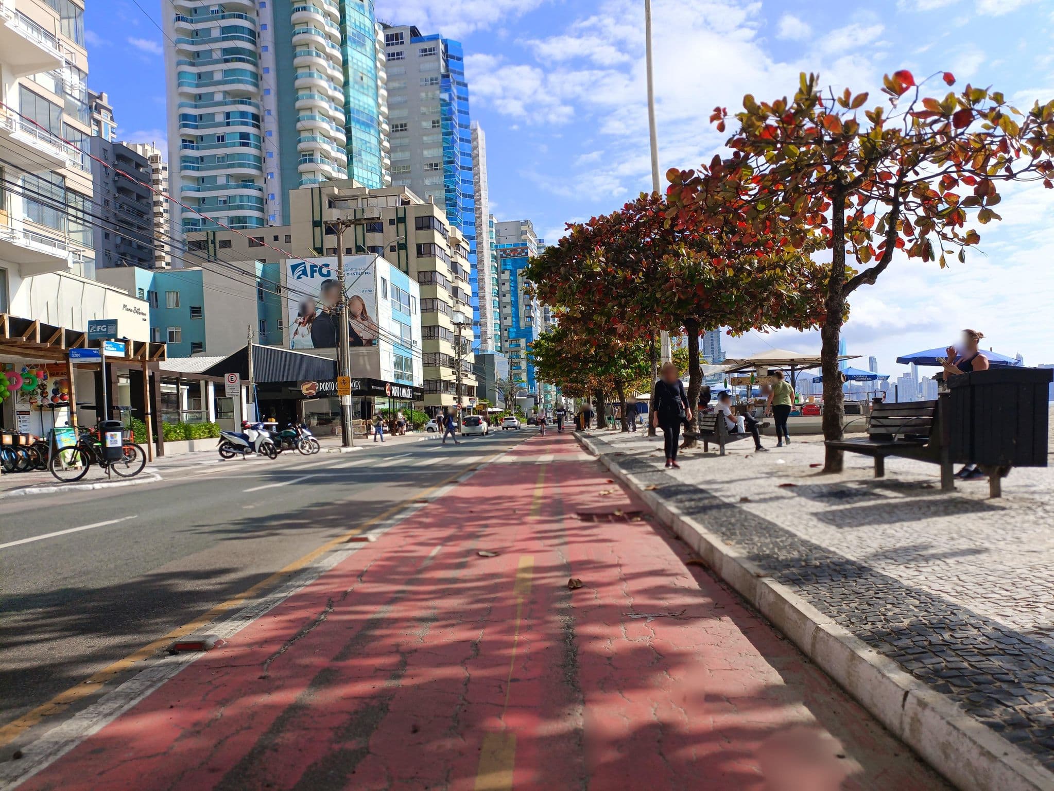 Street view near Parnaso Hotel, Balneário Camboriú — © ags1968 (CC BY-SA · Mapillary)