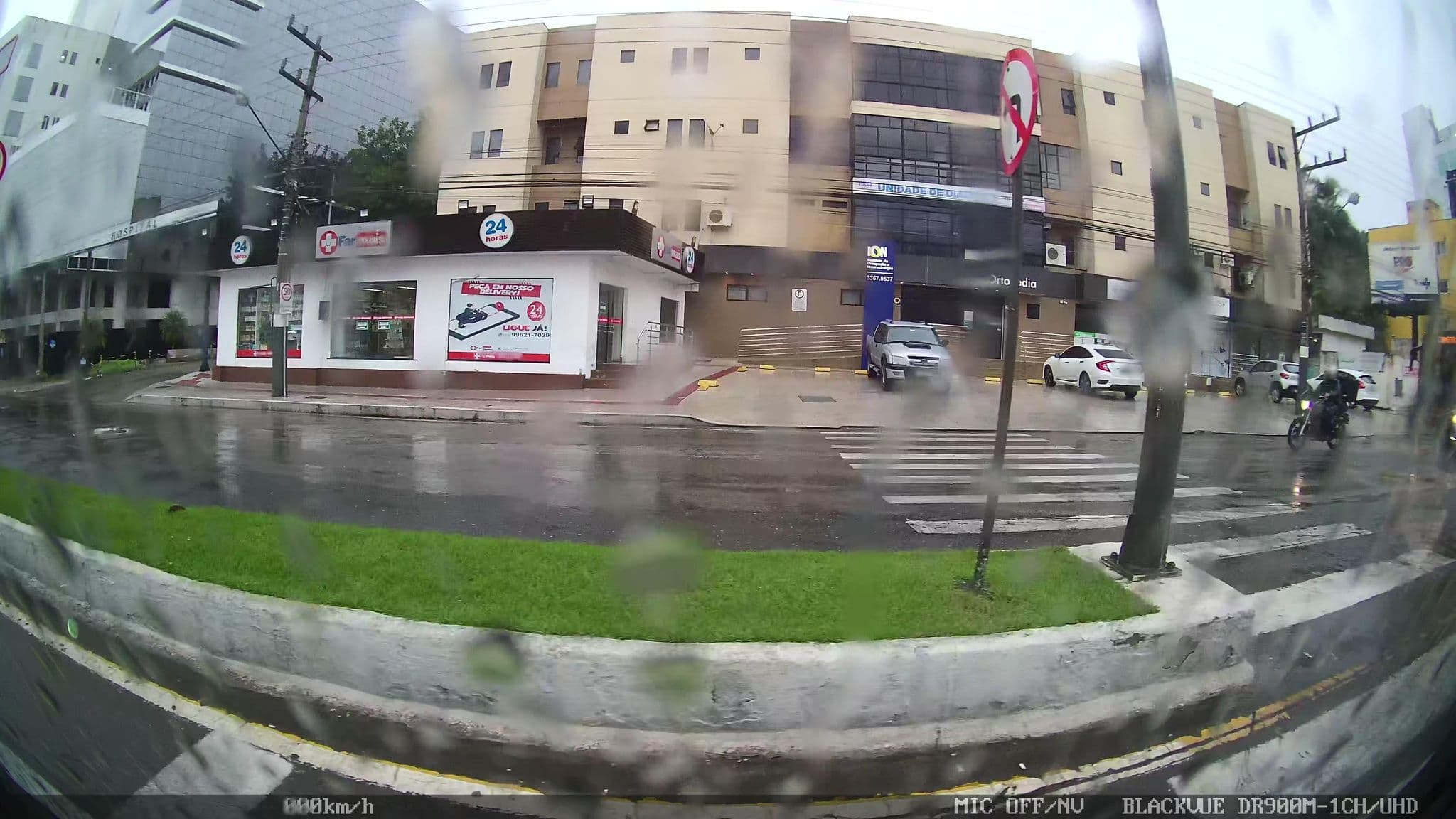 Street view near Hotel Caxambu, Balneário Camboriú — © kaart5 (CC BY-SA · Mapillary)