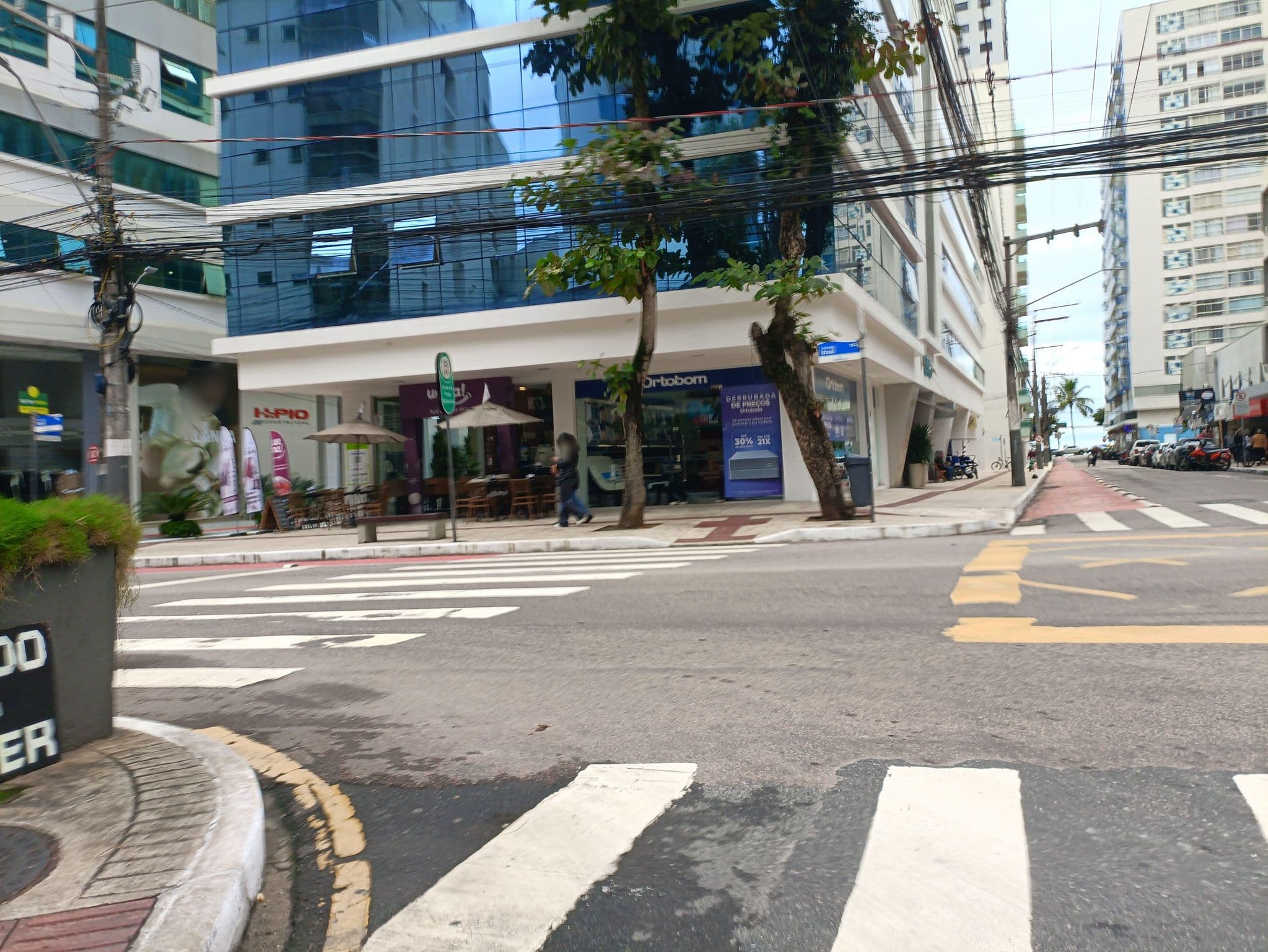 Street view near Hotel Blumenau, Balneário Camboriú — © ags1968 (CC BY-SA · Mapillary)