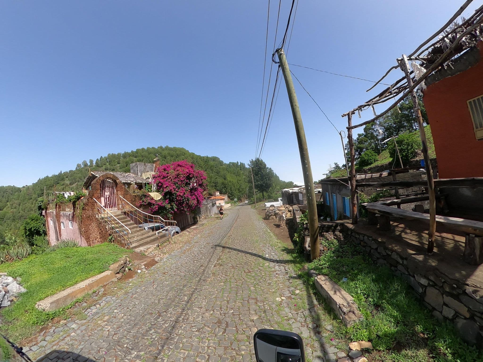 Street view near Casa Espongeiro GuestHouse, Chã de Pedras — © waldyrious (CC BY-SA · Mapillary)