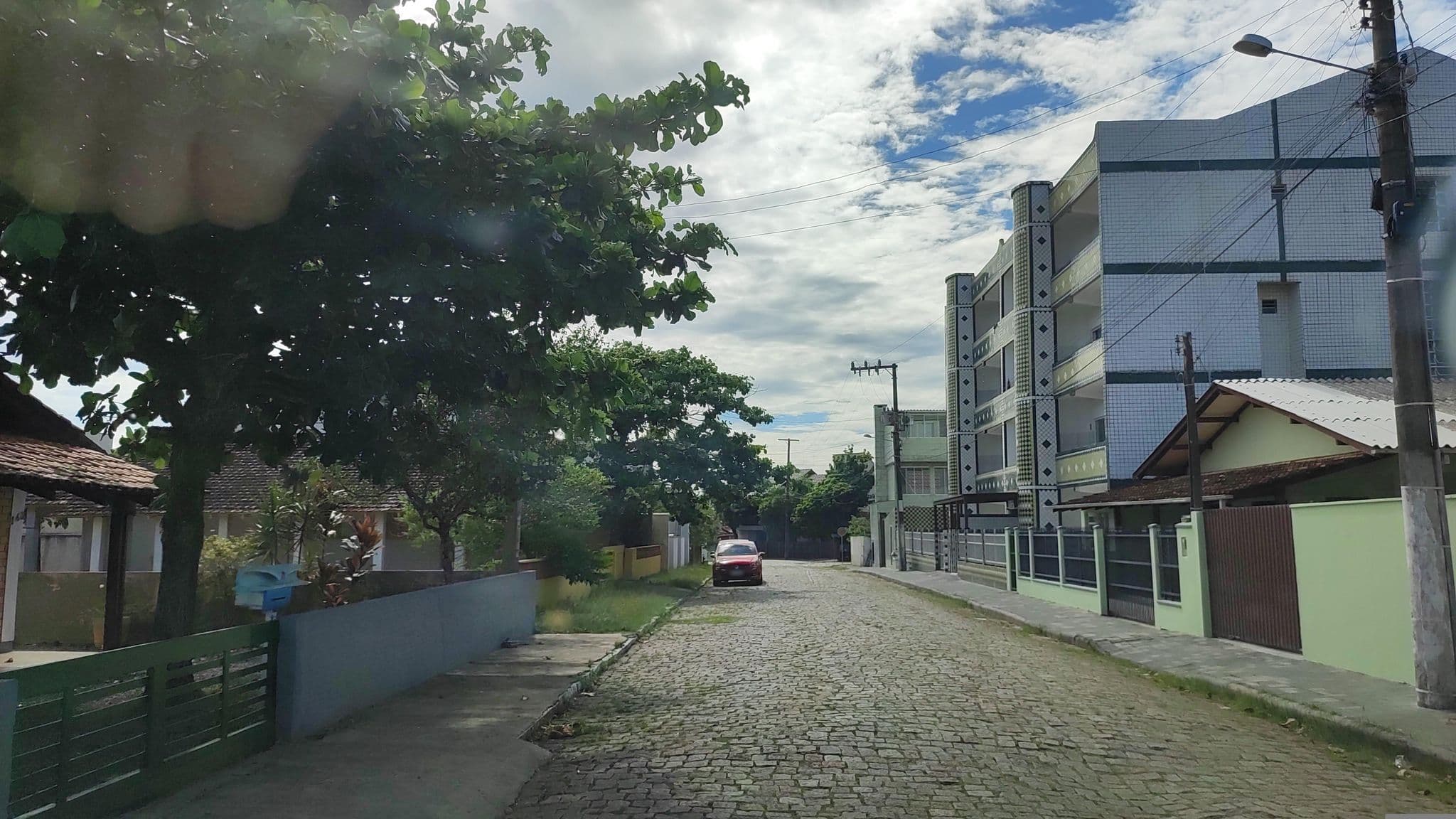 Street view near Condomínio Isabela, São Francisco do Sul — © diegokrein (CC BY-SA · Mapillary)