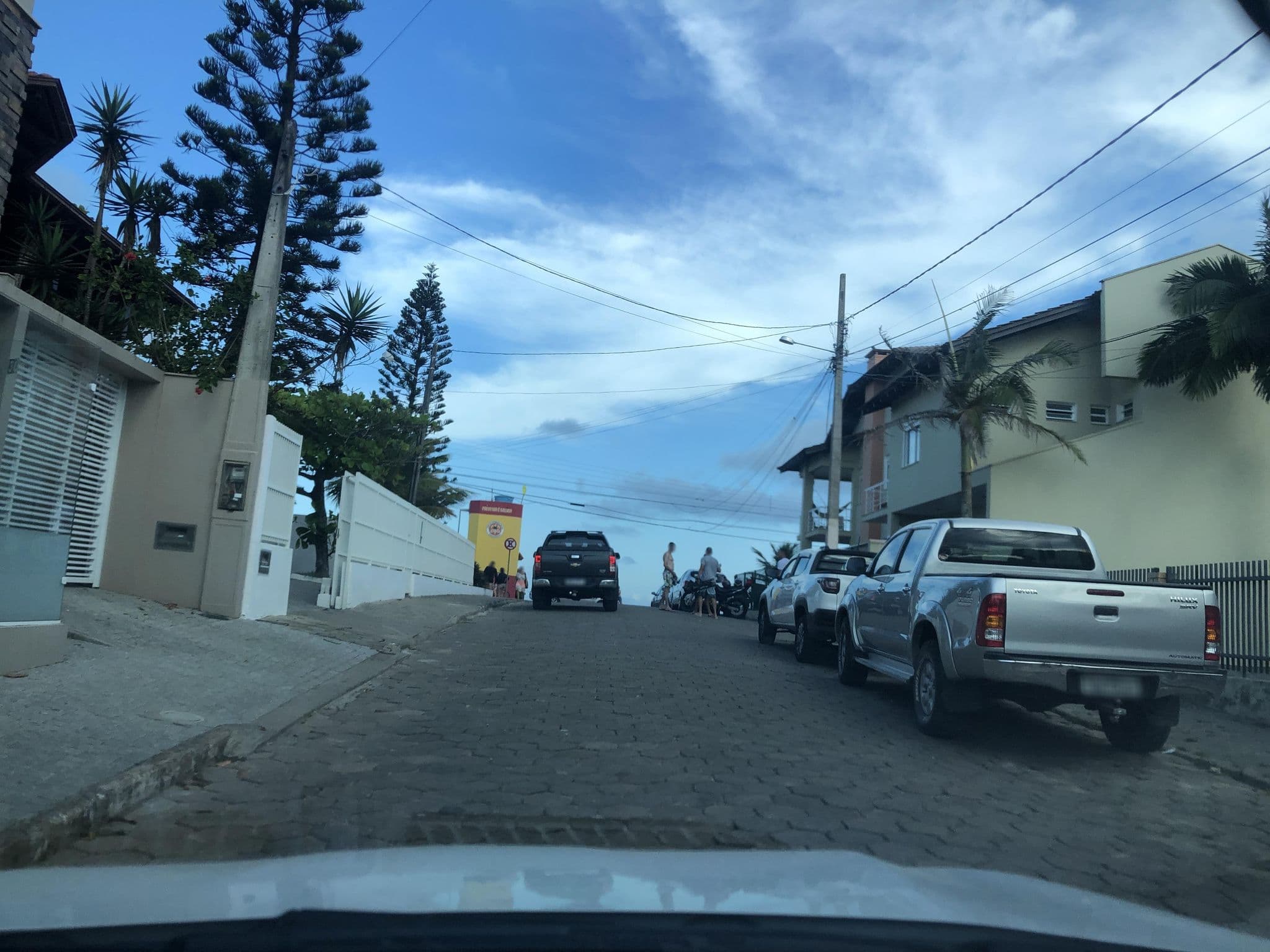 Street view near Surf Side, São Francisco do Sul — © alantiagofelipe (CC BY-SA · Mapillary)