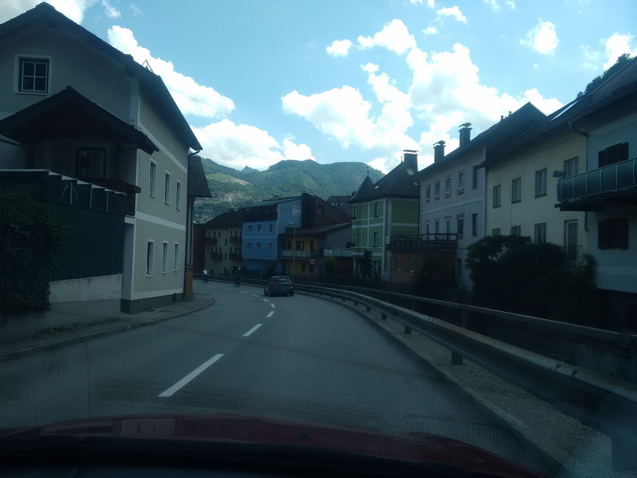 Street view near Schlafmeile Traunsee, Ebensee — © gzin (CC BY-SA · Mapillary)