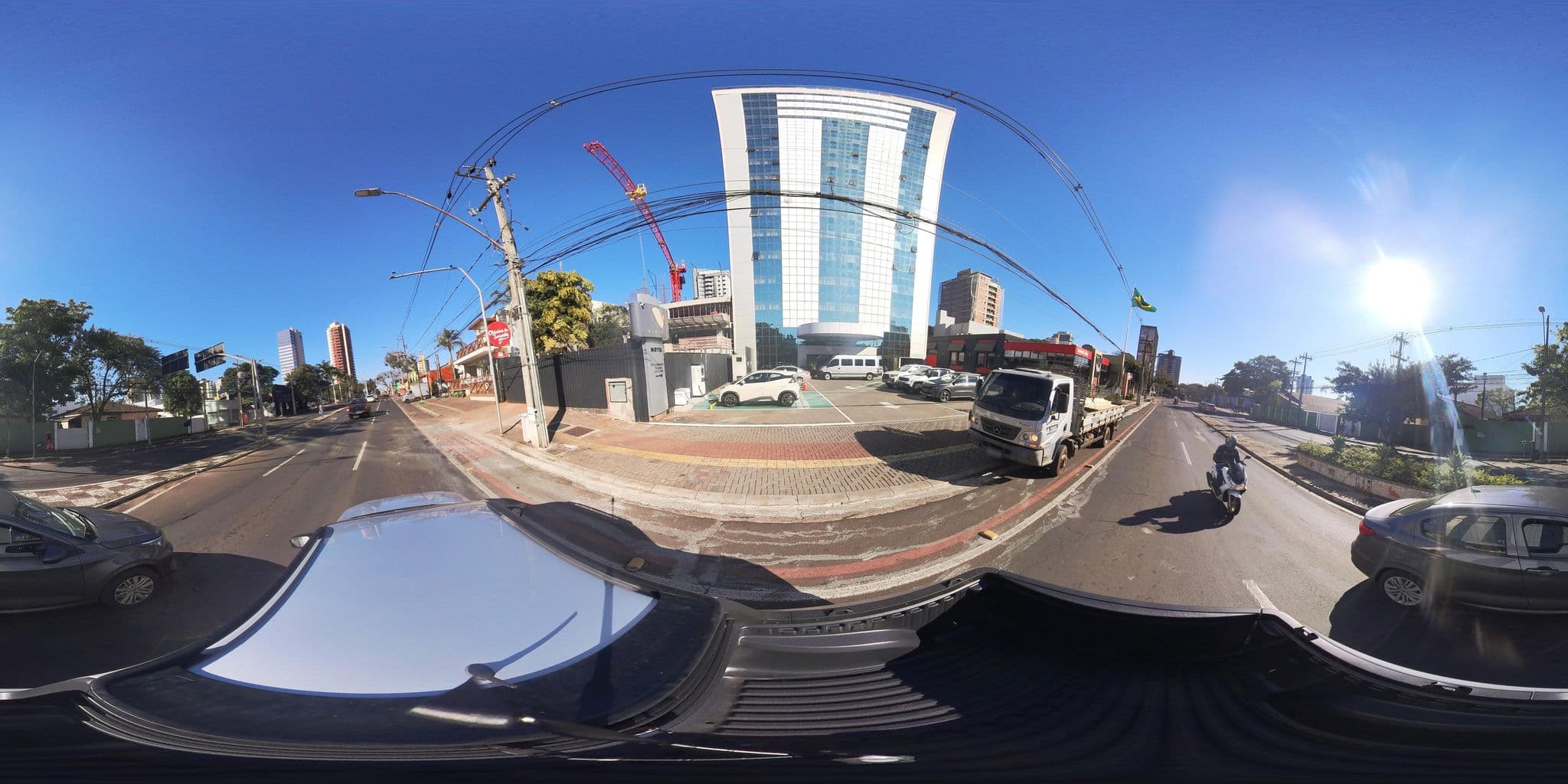 Street view near Vialle Tower Hotel, Foz do Iguaçu — © kelvyndemelo (CC BY-SA · Mapillary)