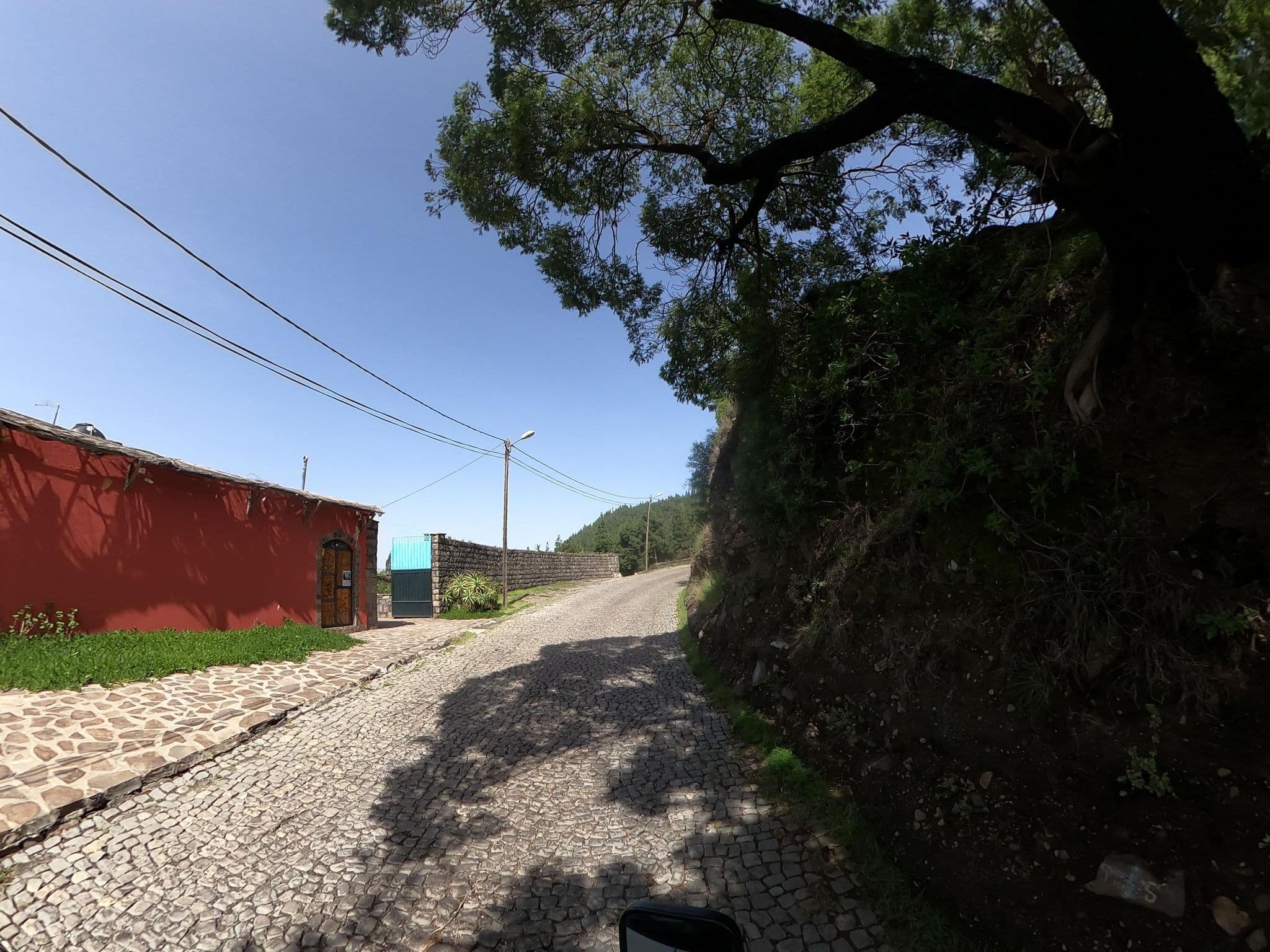 Street view near Biosfera Amor do dia, Chã de Pedras — © waldyrious (CC BY-SA · Mapillary)