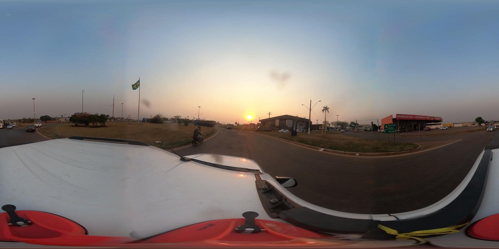 Street view near Hotel Kayã, Dourados — © jaderbavaresco (CC BY-SA · Mapillary)