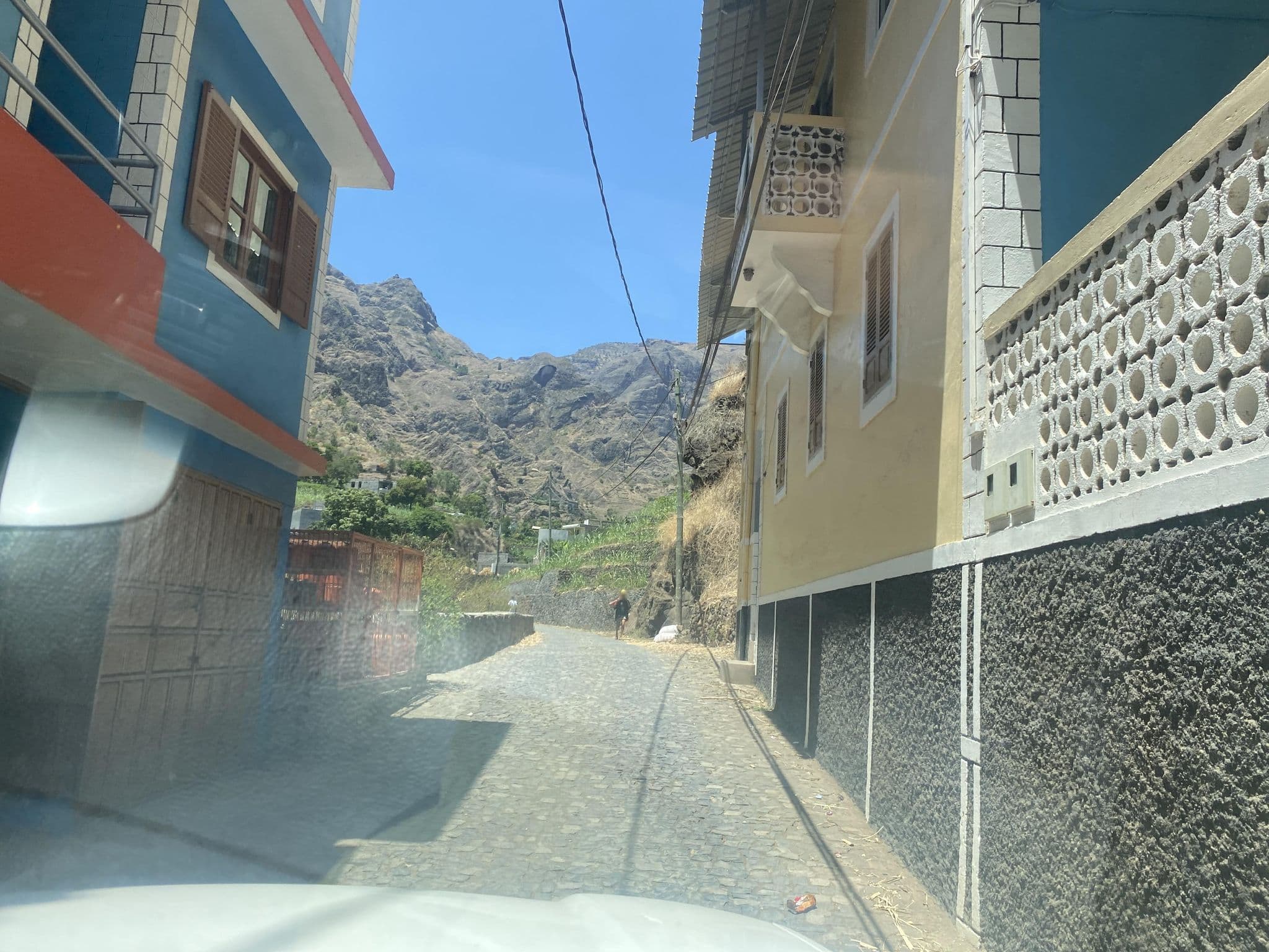 Street view near Pensão Lima Santos, Chã de Pedras — © hchahbani (CC BY-SA · Mapillary)