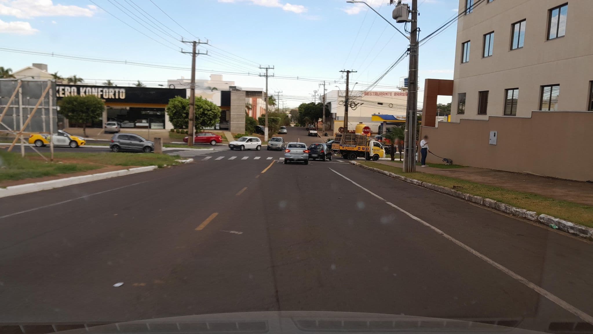Street view near Hotel Caiuá Lago, Umuarama — © brunoslowen (CC BY-SA · Mapillary)
