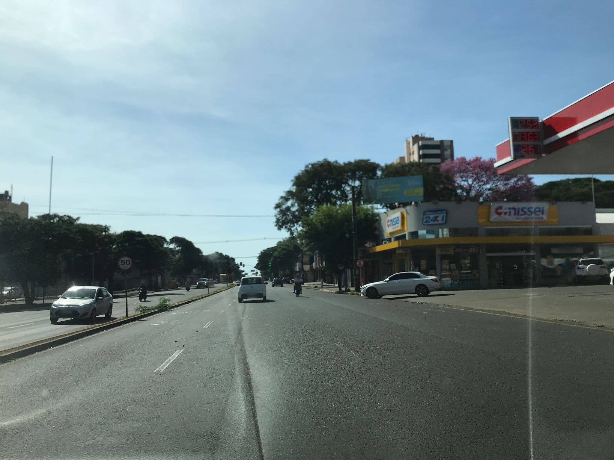 Street view near Hotel Maringá, Maringá — © brunoslowen (CC BY-SA · Mapillary)