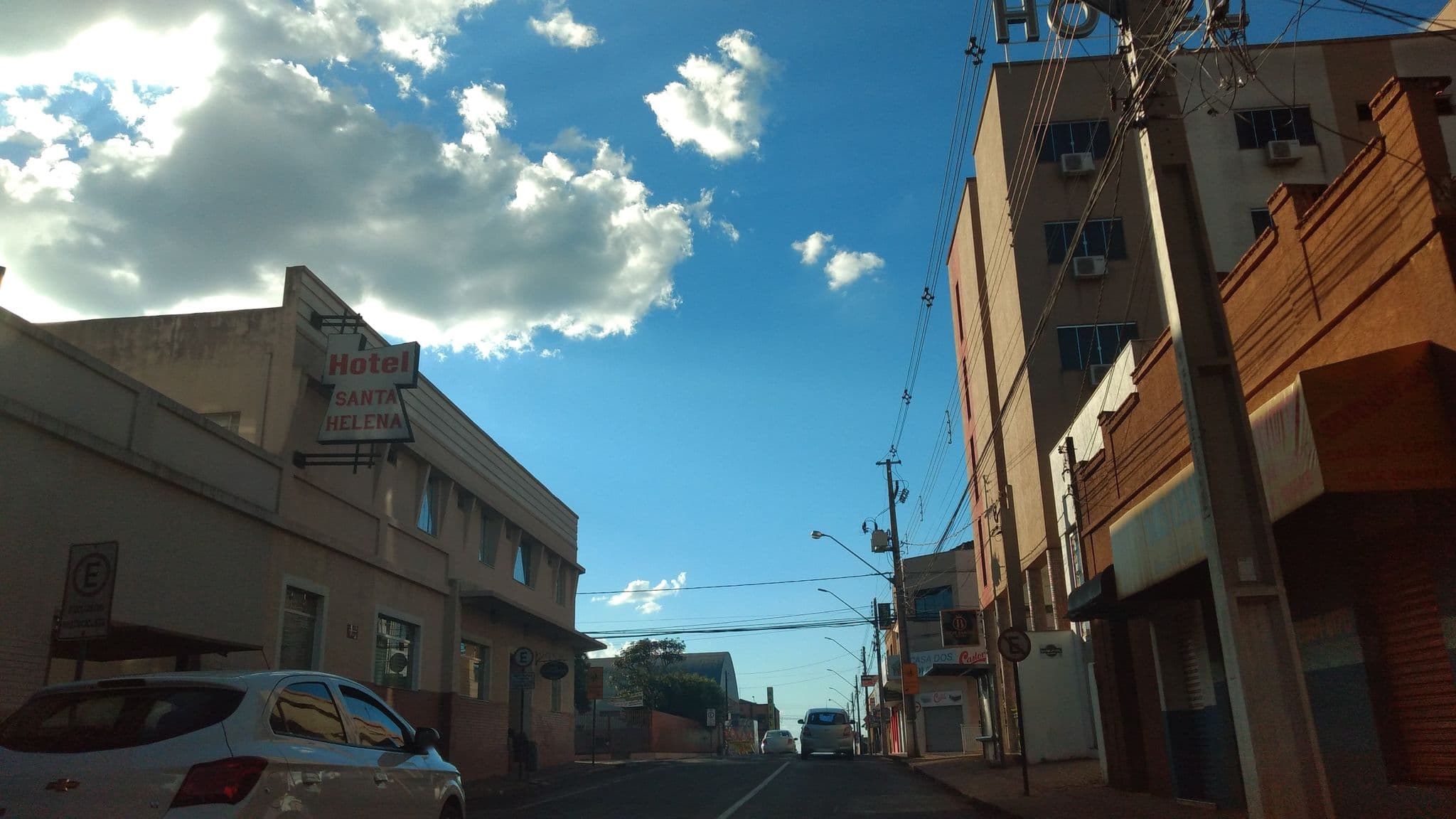 Street view near Hotel Dom Baroni, Guarapuava — © dagon01 (CC BY-SA · Mapillary)