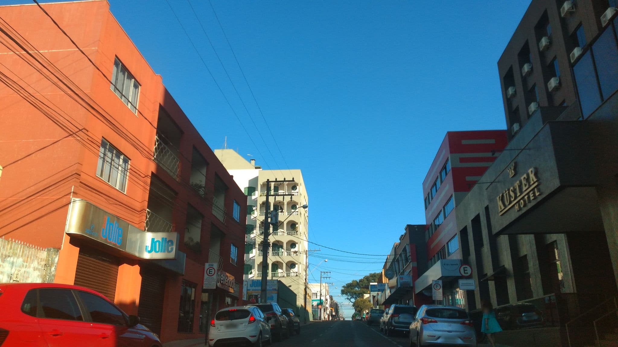 Street view near Bar E Restaurante Hotel Kuster, Guarapuava — © dagon01 (CC BY-SA · Mapillary)