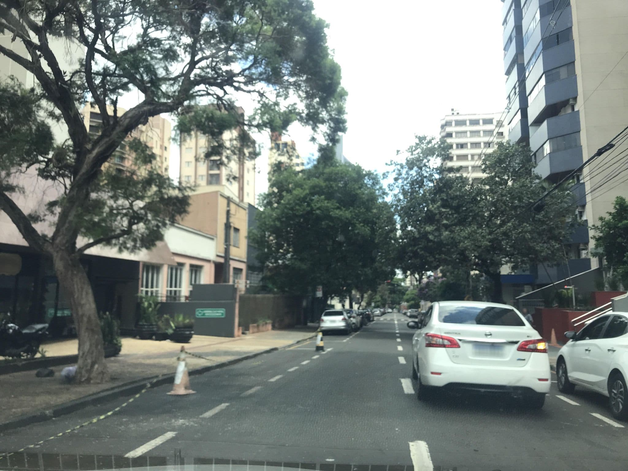 Street view near Bristol Londrina Residence Hotel, Londrina — © wesleygmartins (CC BY-SA · Mapillary)