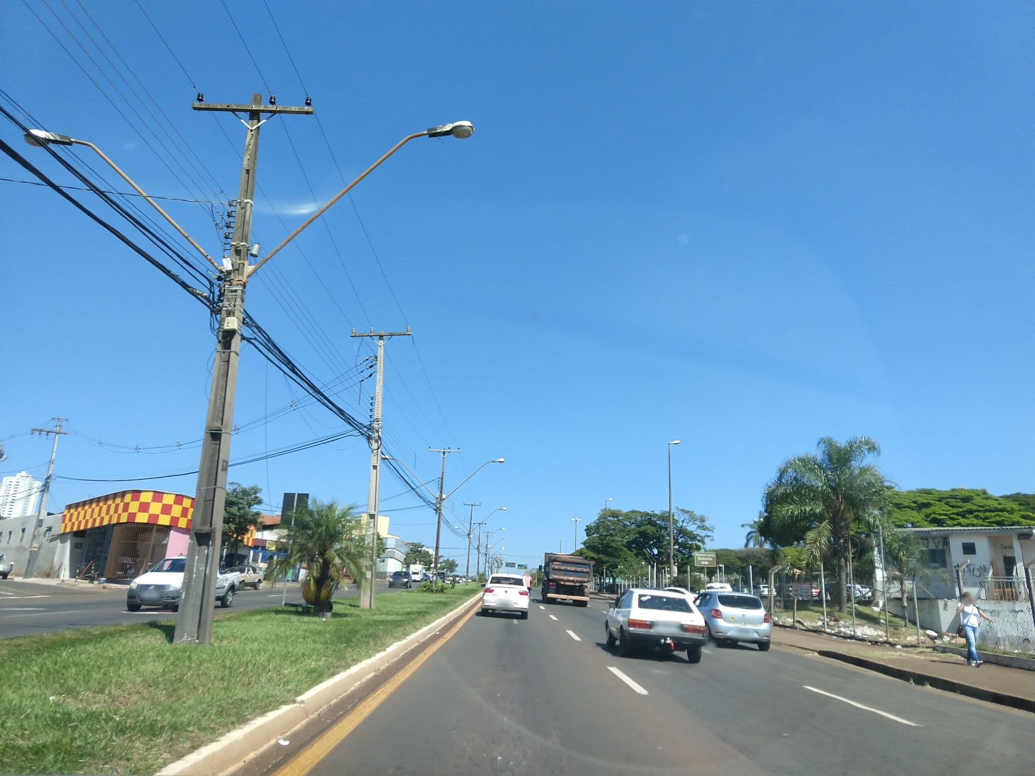 Street view near Hotel Firenze, Londrina — © douglasogarrido (CC BY-SA · Mapillary)