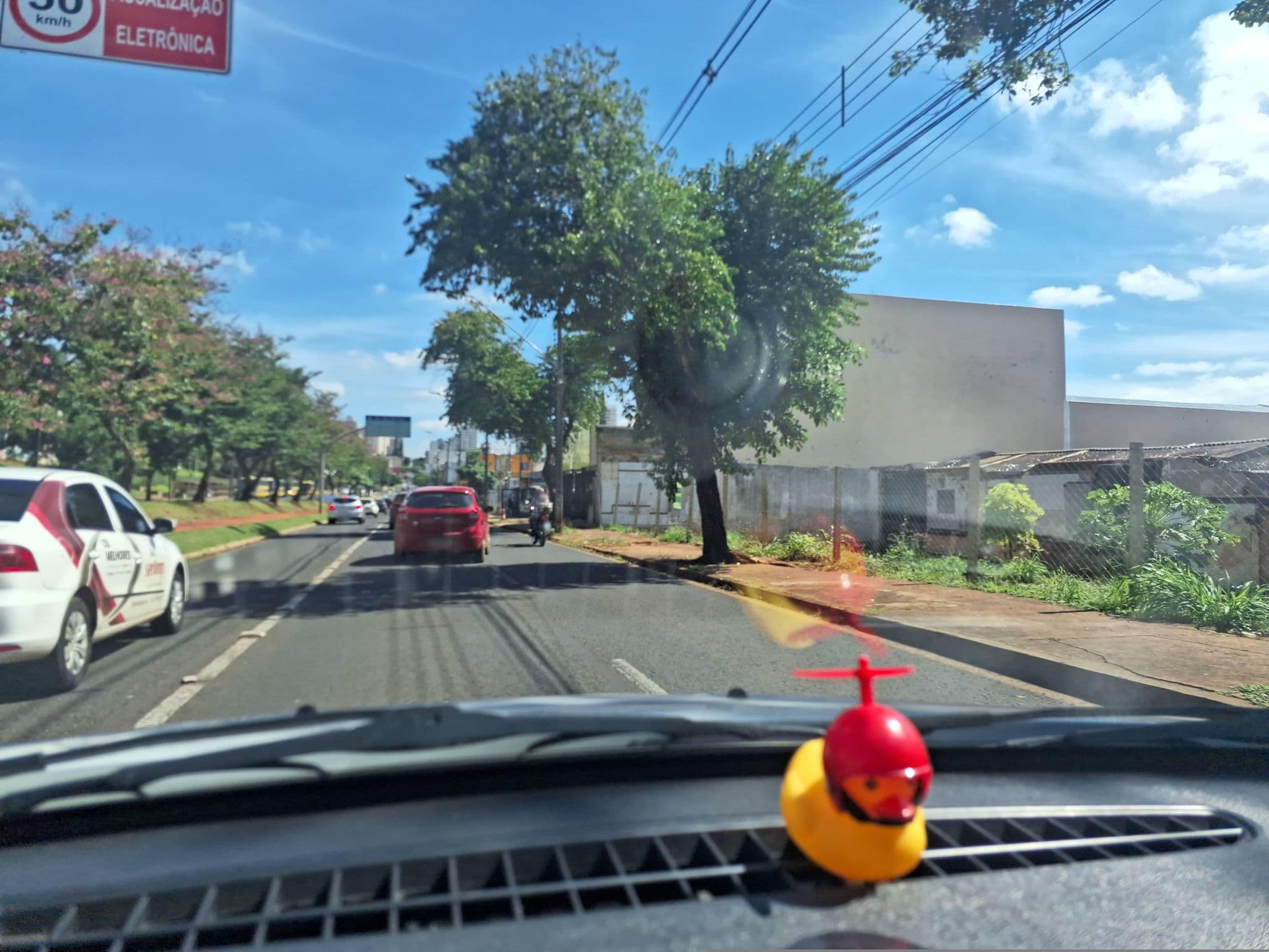 Street view near Hospedaria Rio Branco, Londrina — © MariaLuiza24 (CC BY-SA · Mapillary)