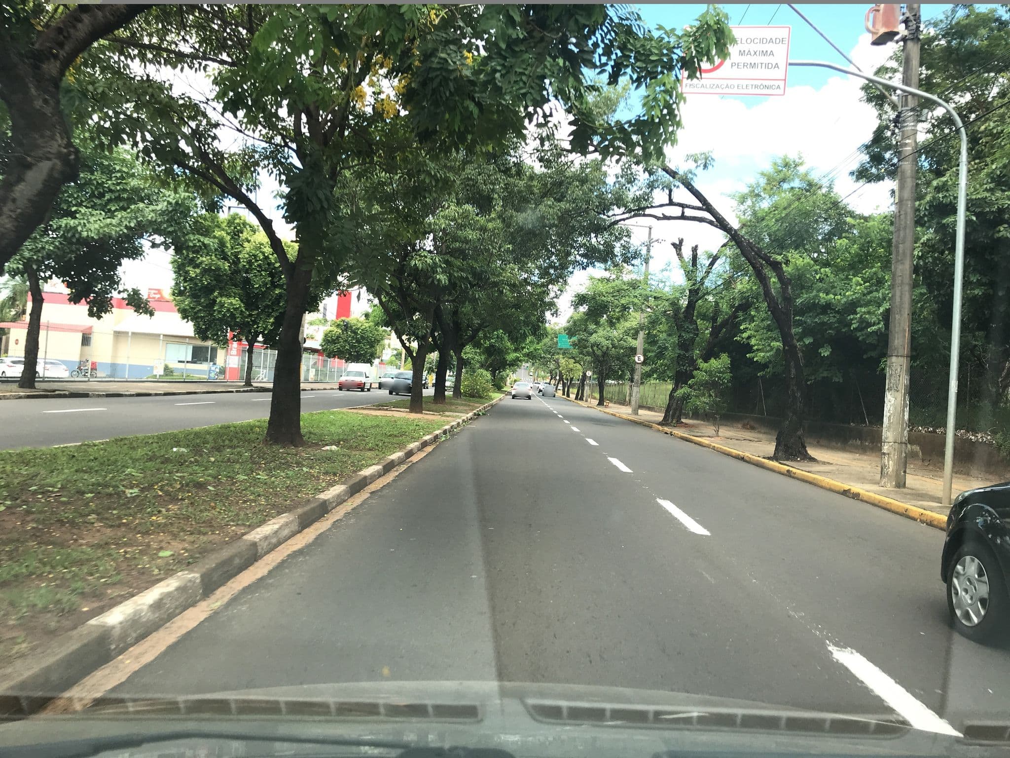 Street view near Comfort Hotel Presidente Prudente, Presidente Prudente — © brunoslowen (CC BY-SA · Mapillary)