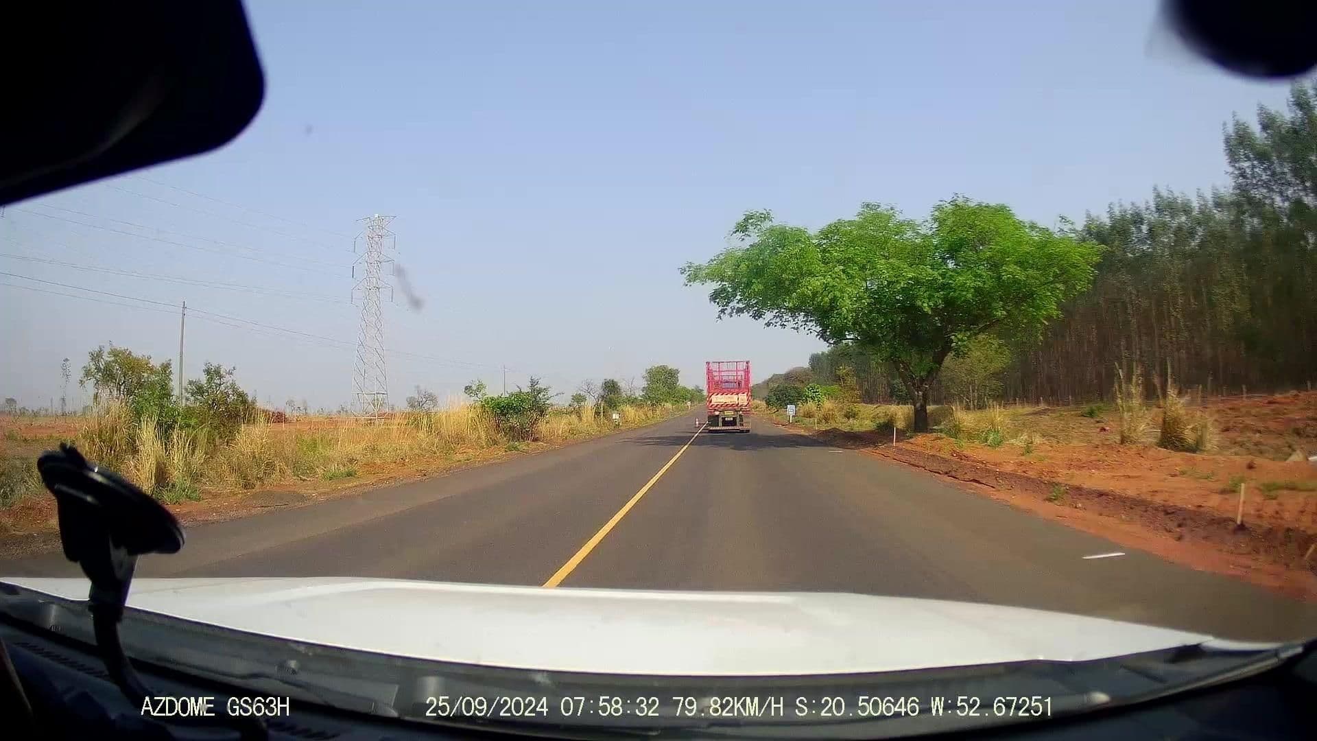 Street view near Pousada Renascer, Água Clara — © jaderbavaresco (CC BY-SA · Mapillary)