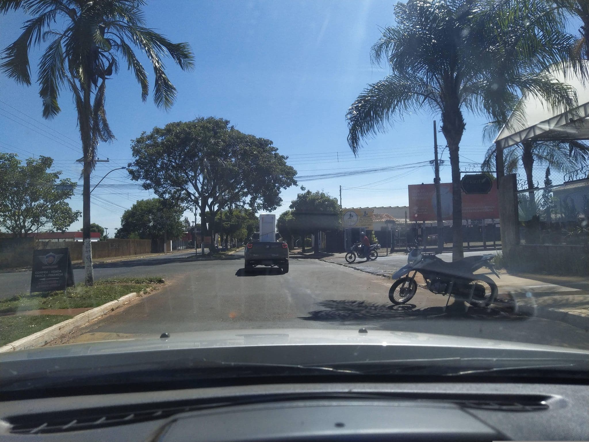 Street view near Hotel Cedro, Iturama — © cmlomg (CC BY-SA · Mapillary)