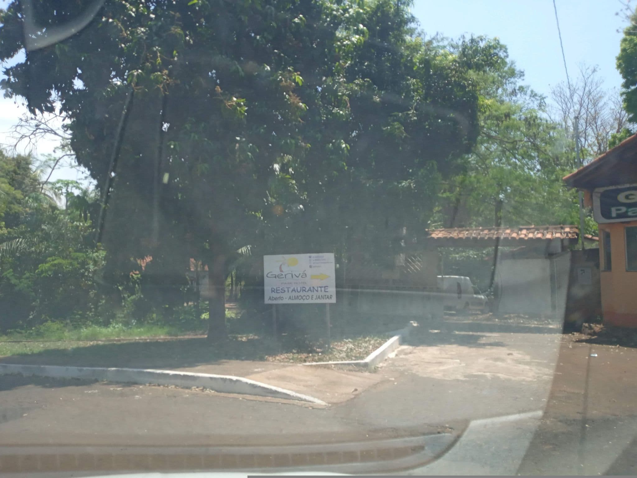 Street view near Gerivá park hotel, São Simão — © marcos_medeiros (CC BY-SA · Mapillary)