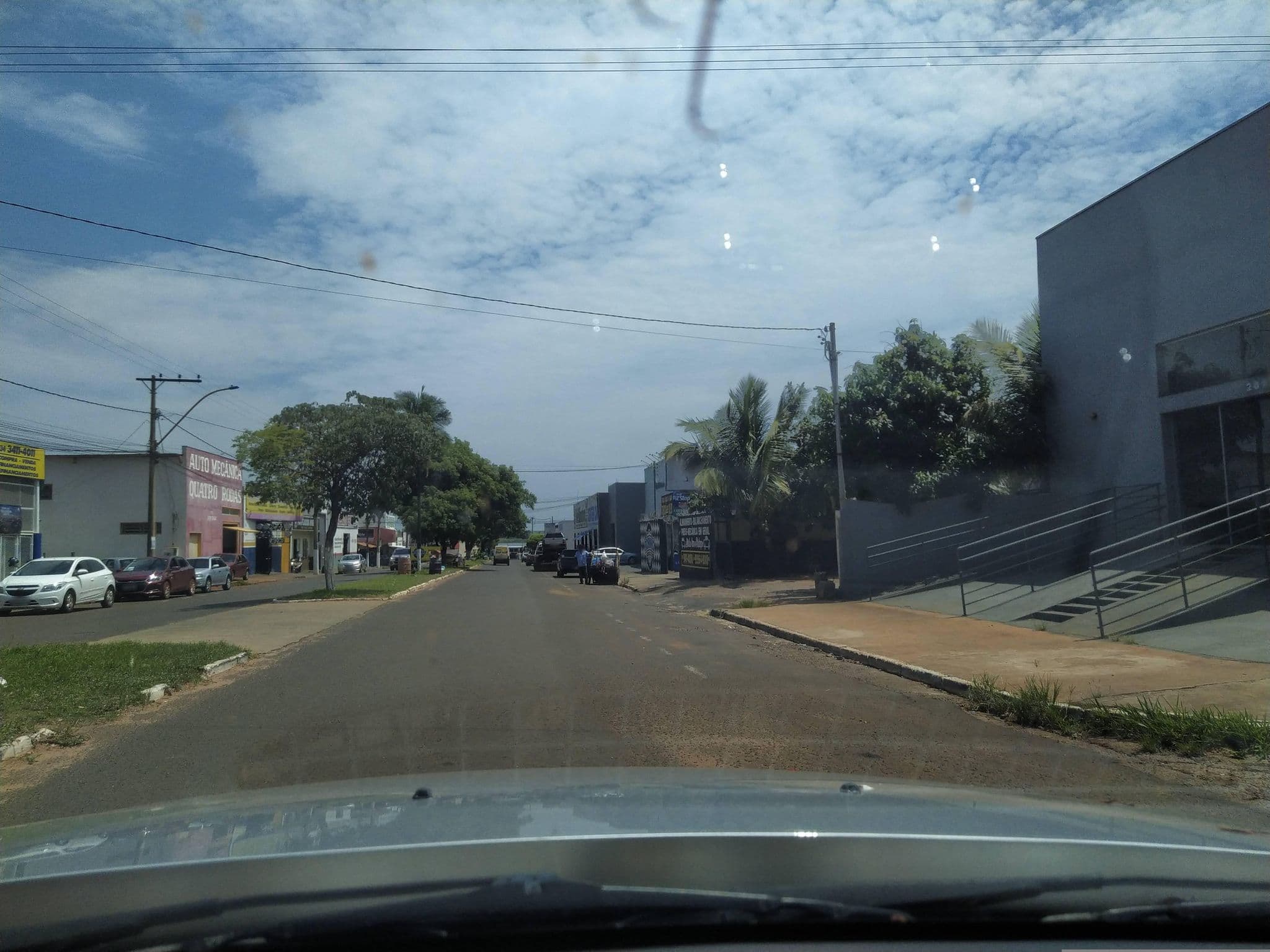 Street view near Hotel Madre Paulina, Iturama — © cmlomg (CC BY-SA · Mapillary)