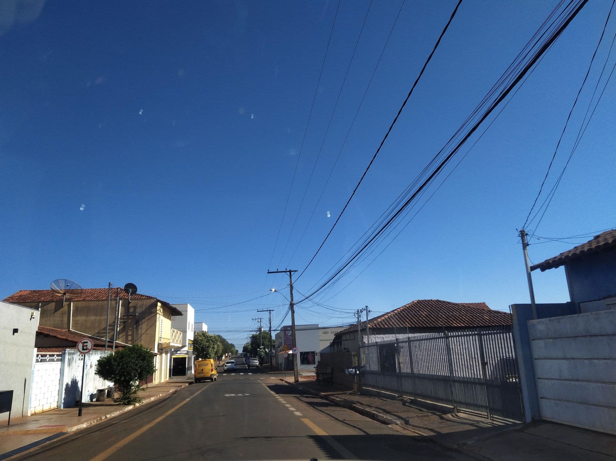 Street view near Hotel Modelo, Limeira do Oeste — © cmlomg (CC BY-SA · Mapillary)