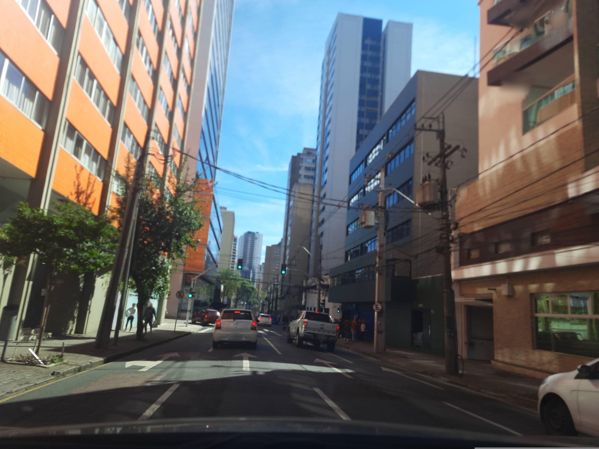 Street view near Ibis Hotel, Curitiba — © alemenezes (CC BY-SA · Mapillary)