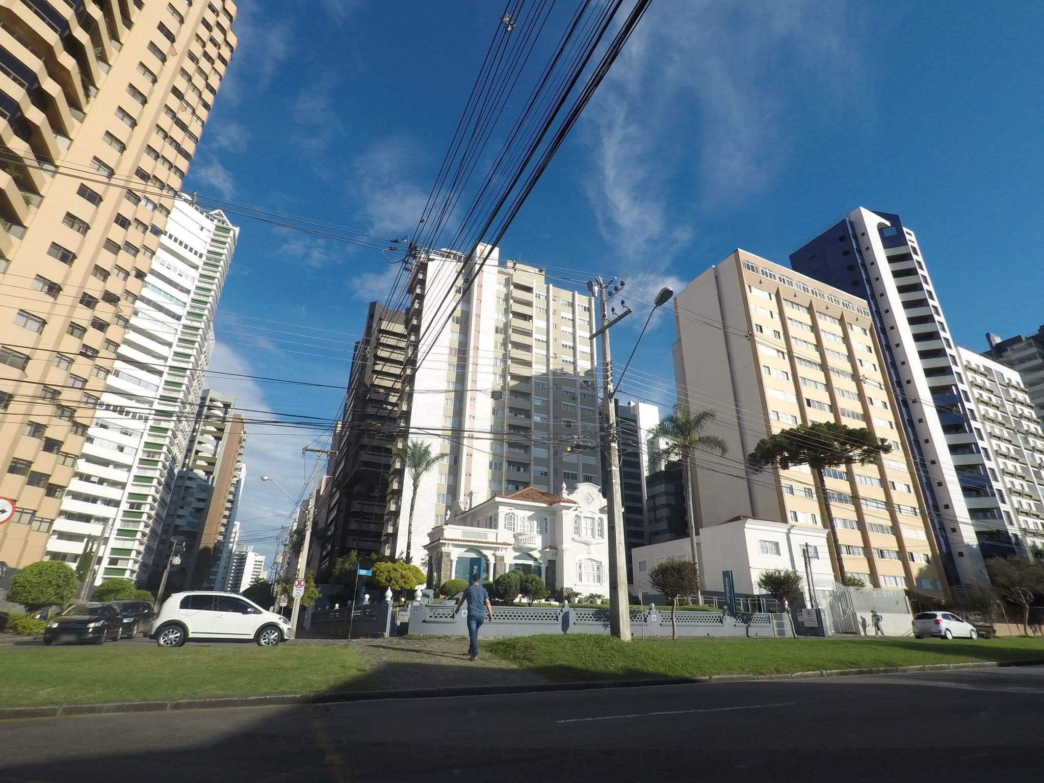 Street view near Radison, Curitiba — © marciosampaio (CC BY-SA · Mapillary)