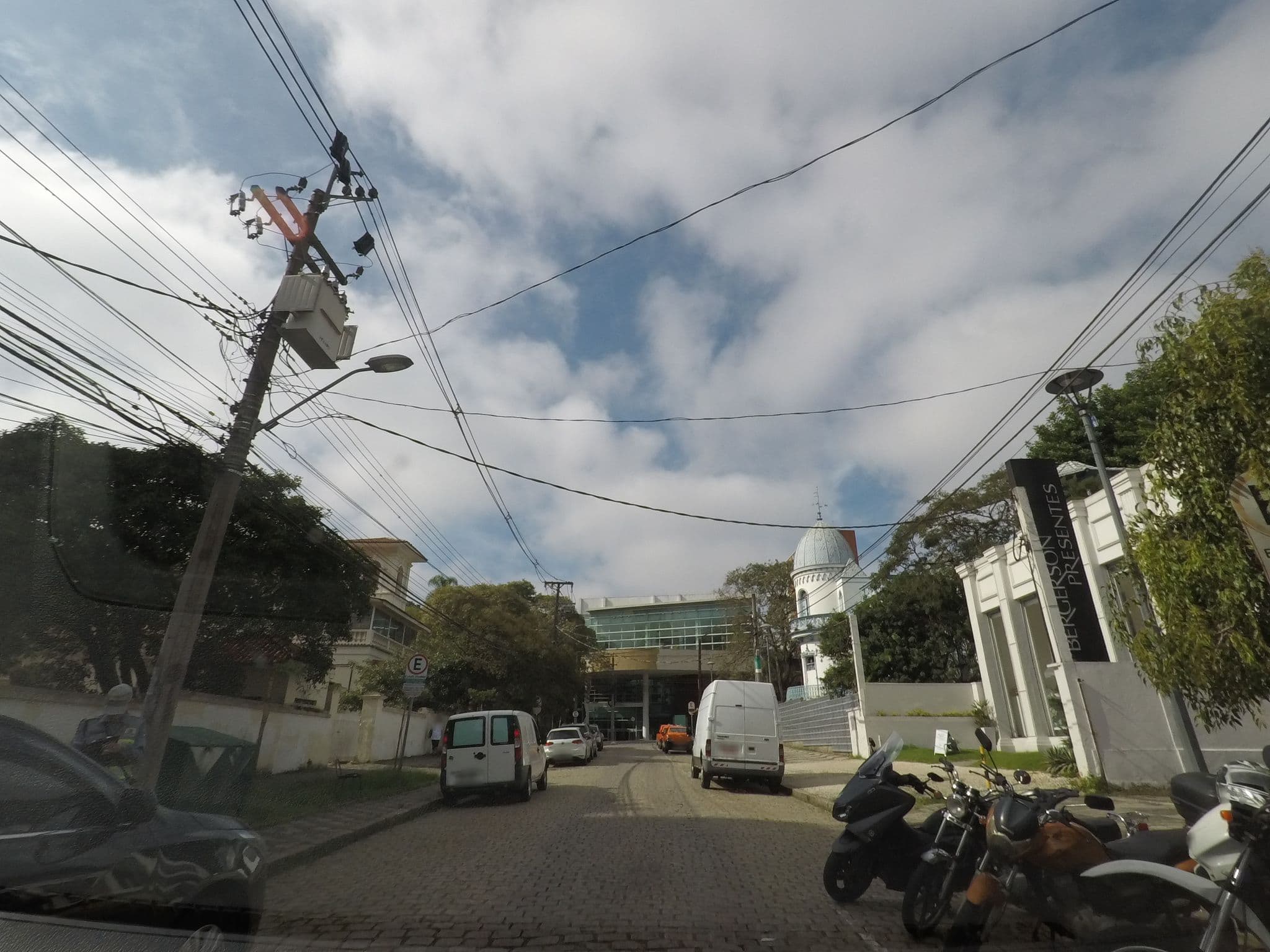 Street view near Suite 553, Curitiba — © marciosampaio (CC BY-SA · Mapillary)