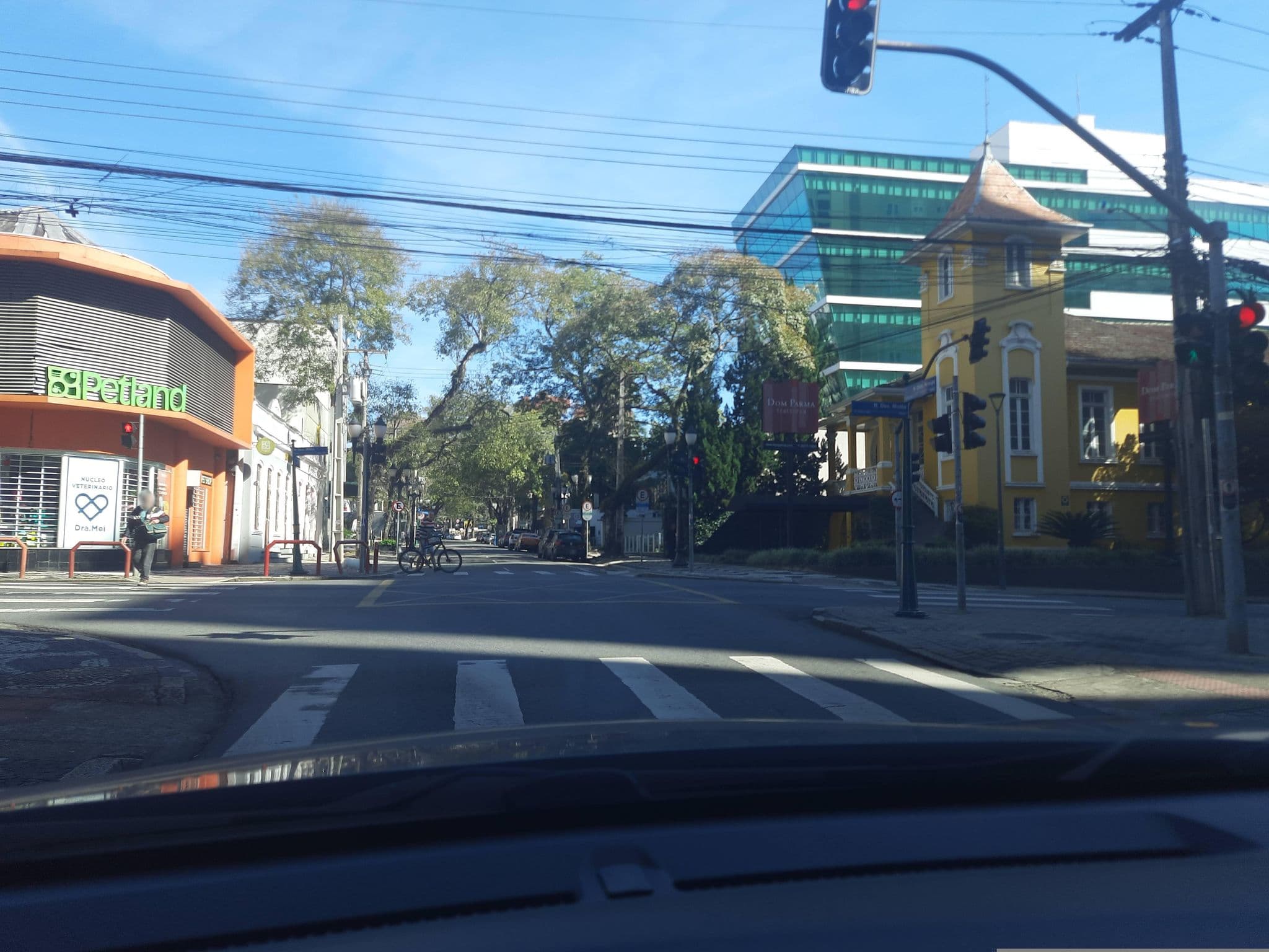 Street view near Berço Da Fran, Curitiba — © alemenezes (CC BY-SA · Mapillary)