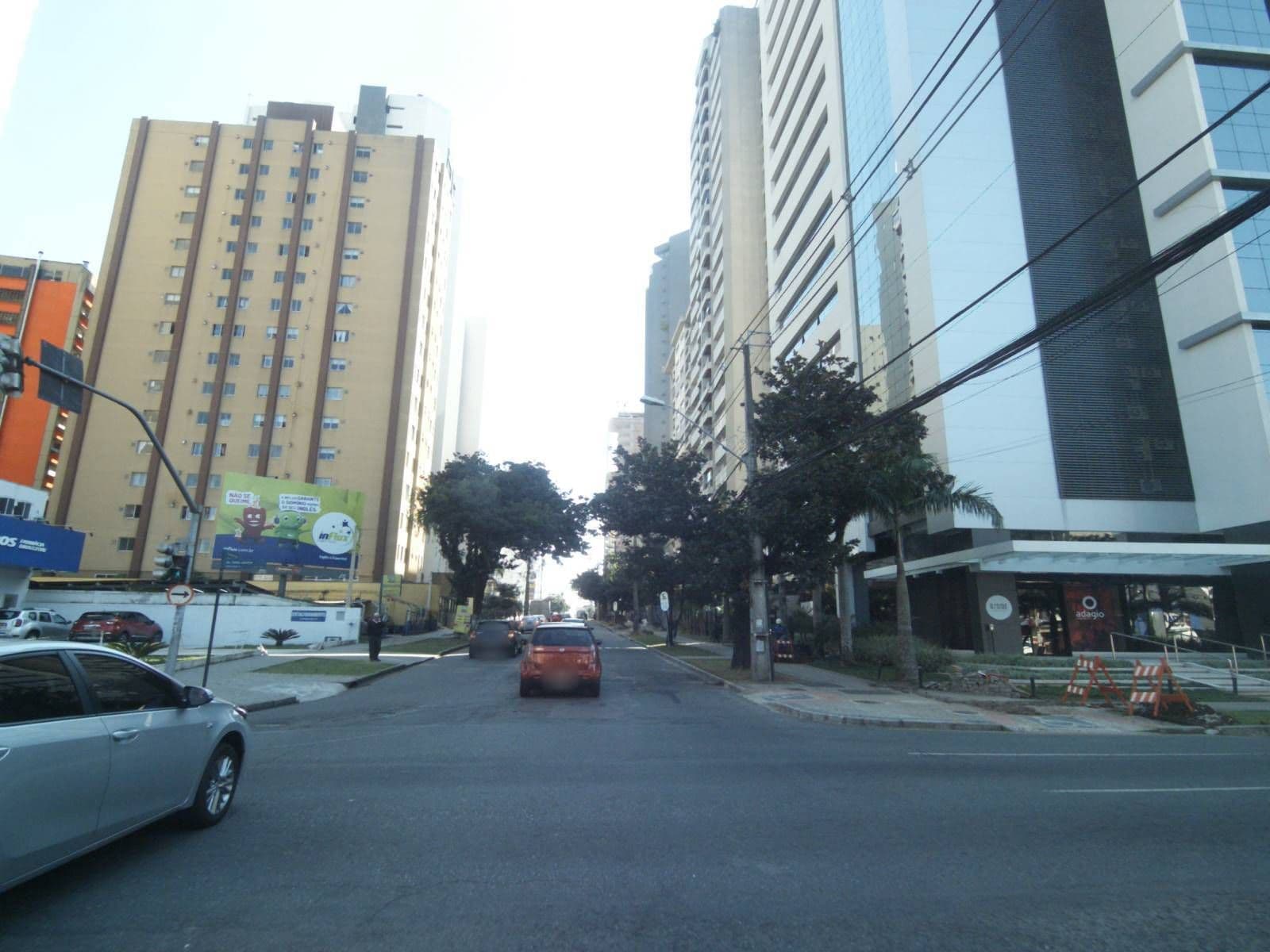 Street view near Helbor Stay Batel, Curitiba — © projevias (CC BY-SA · Mapillary)