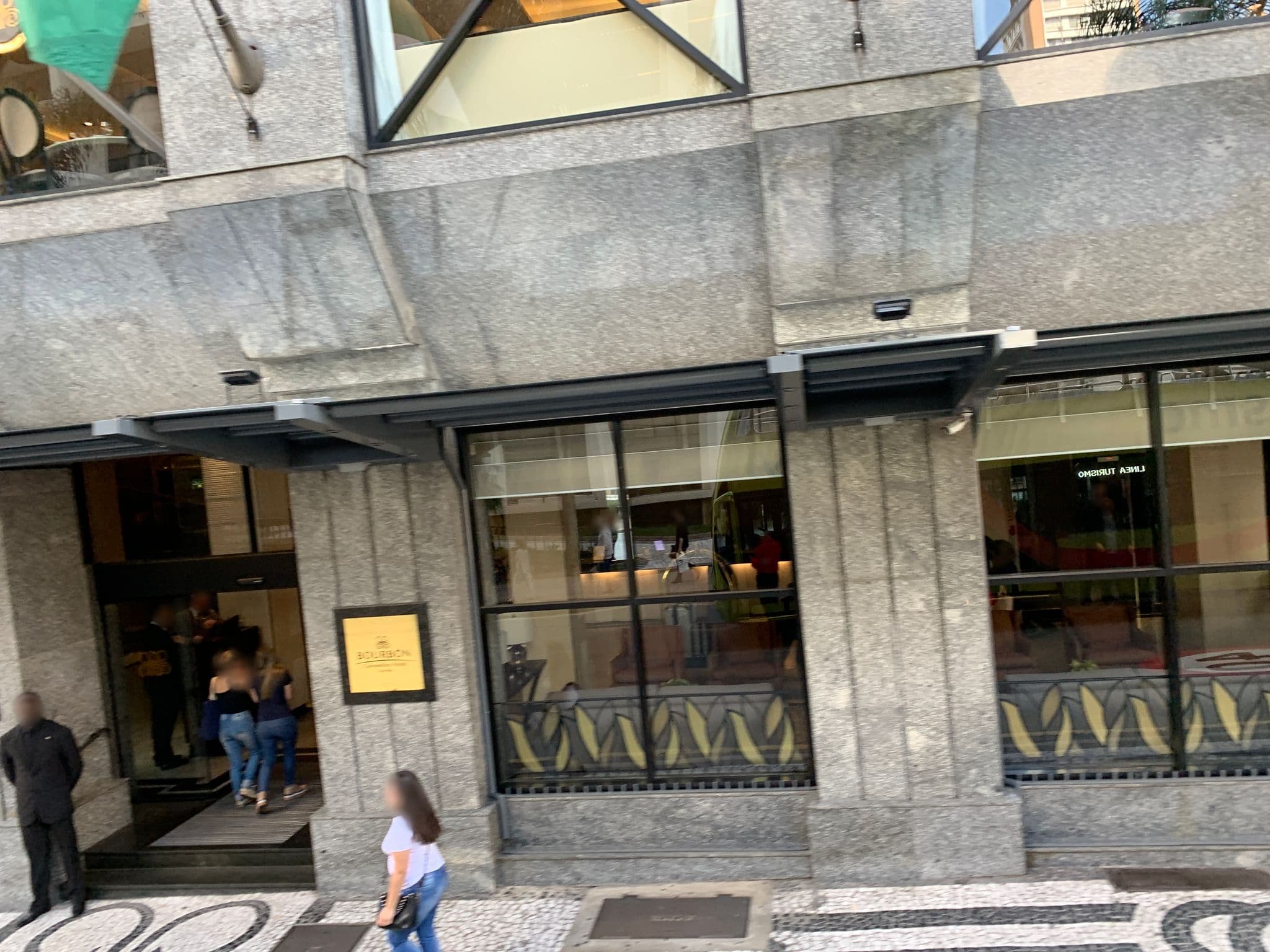 Street view near Bourbon Curitiba Convention Hotel, Curitiba — © noel (CC BY-SA · Mapillary)