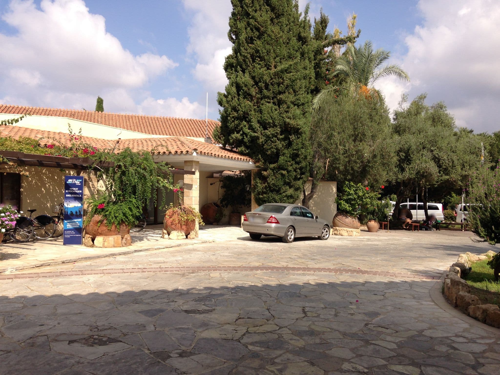 Street view near Coral Beach Hotel & Resort, Pégeia — © vlish (CC BY-SA · Mapillary)