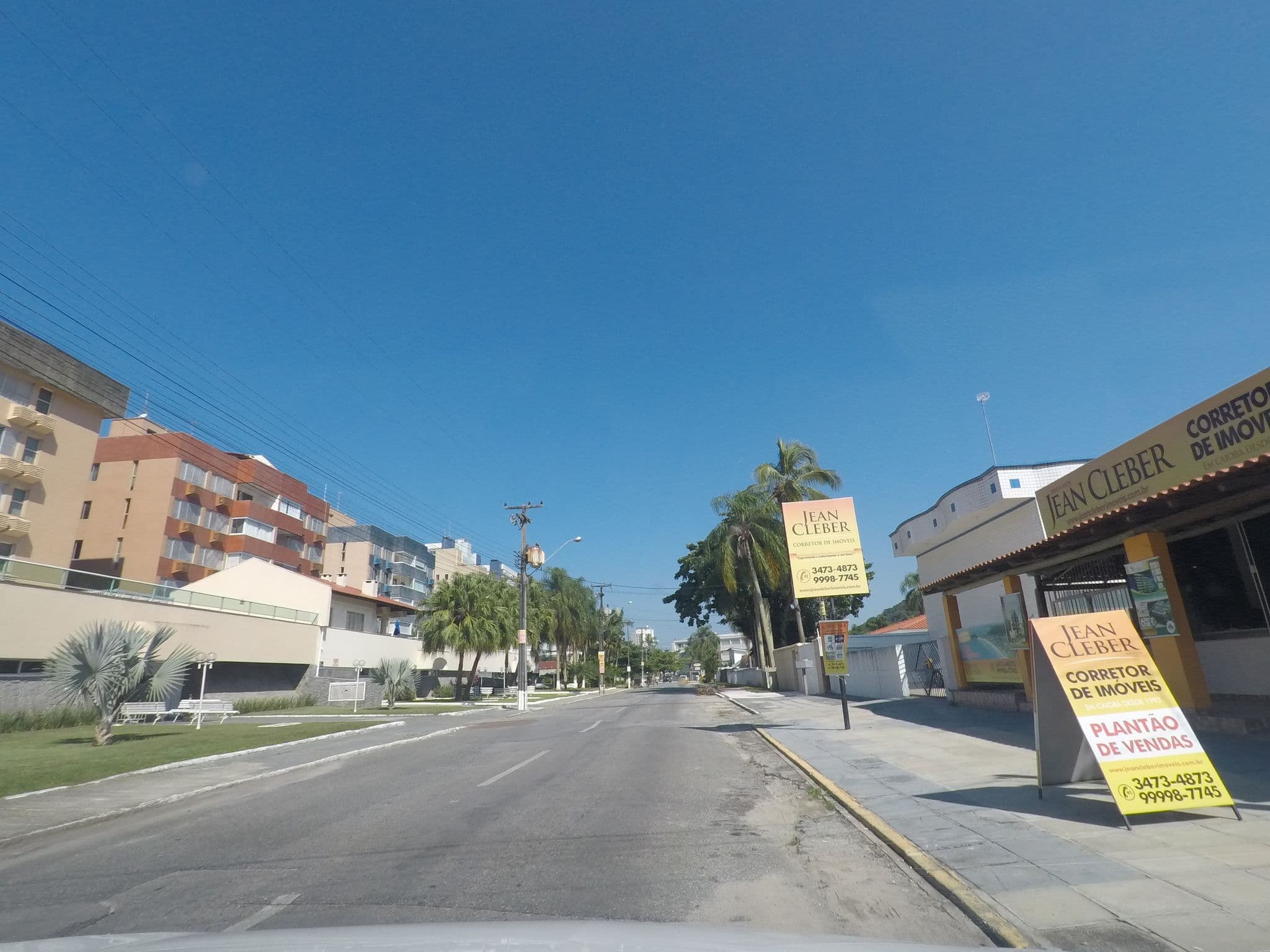 Street view near Pousada Caiobá, Matinhos — © marciosampaio (CC BY-SA · Mapillary)