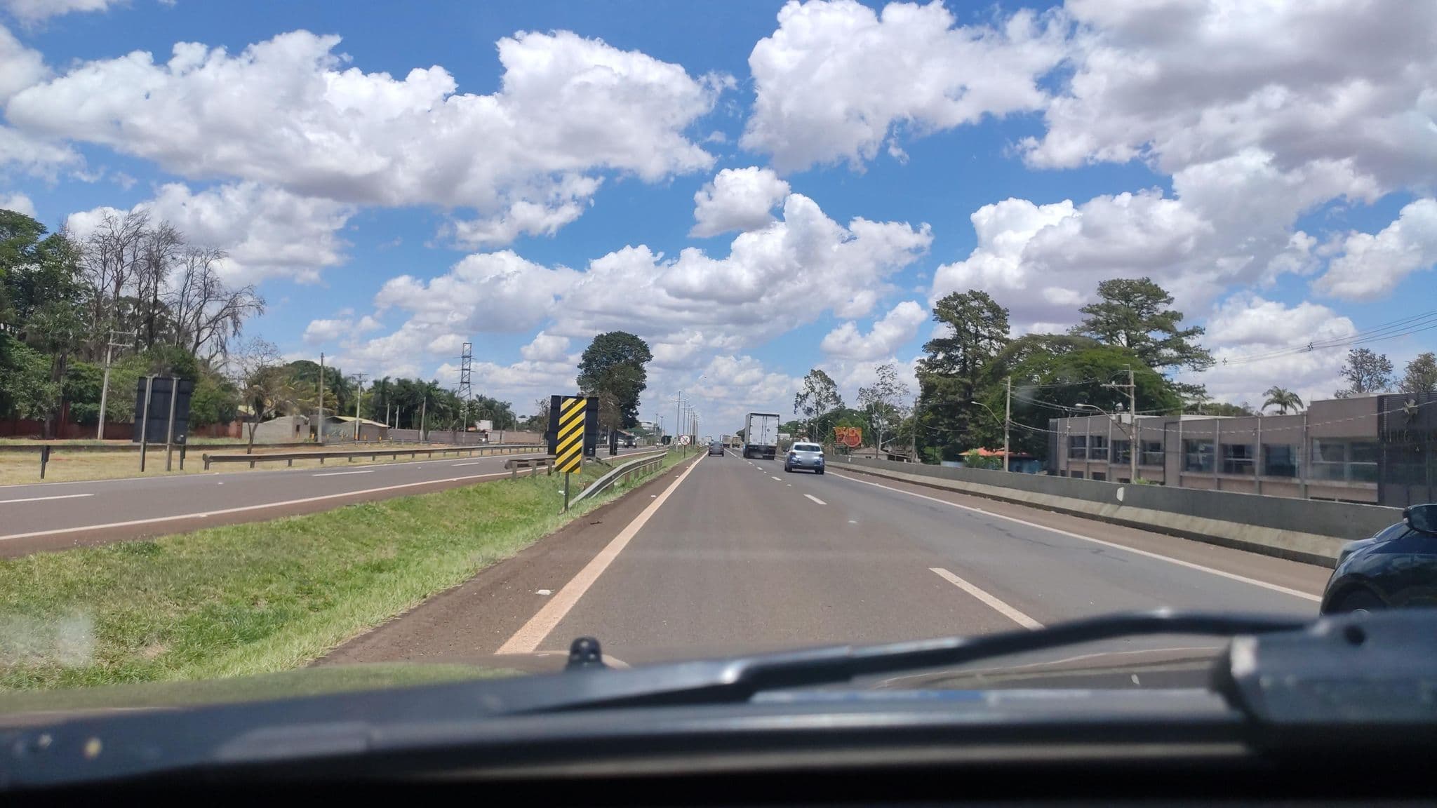 Street view near Jahu Center Plaza, Jaú — © fepol (CC BY-SA · Mapillary)