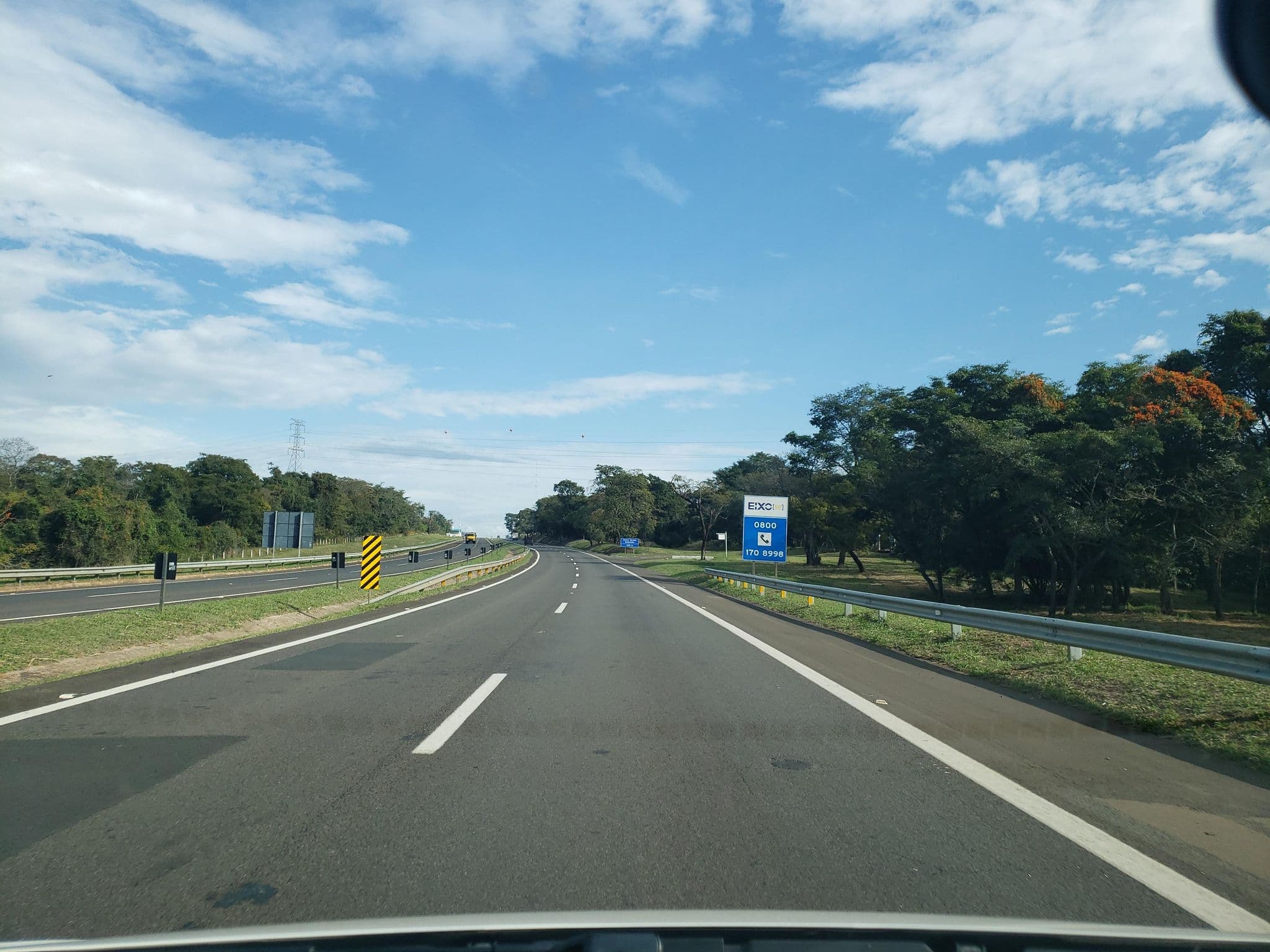 Street view near Luha Motel, Brotas — © and_eng (CC BY-SA · Mapillary)