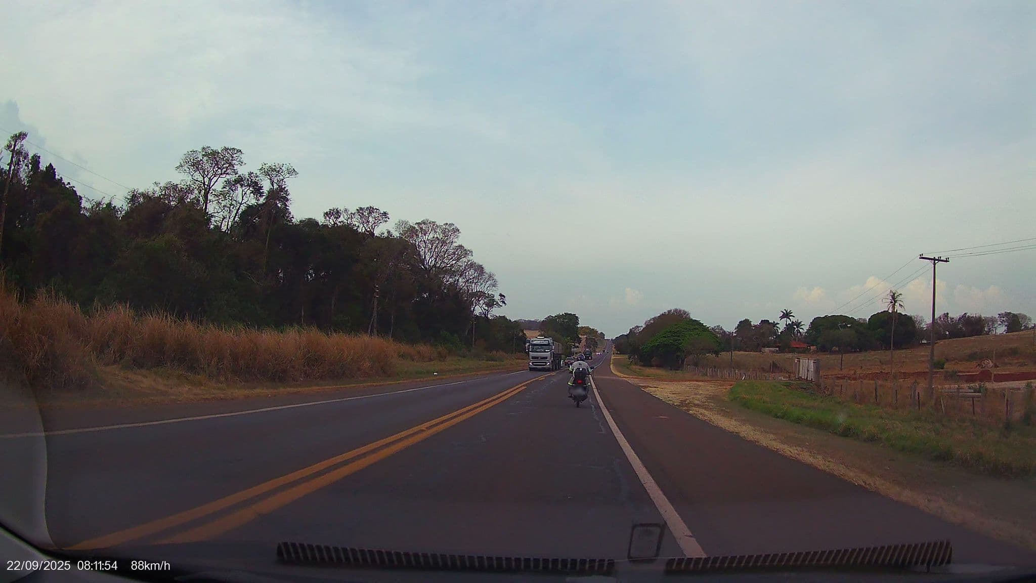 Street view near Motel L'Ermitage, Avaré — © WoL4p7oR (CC BY-SA · Mapillary)