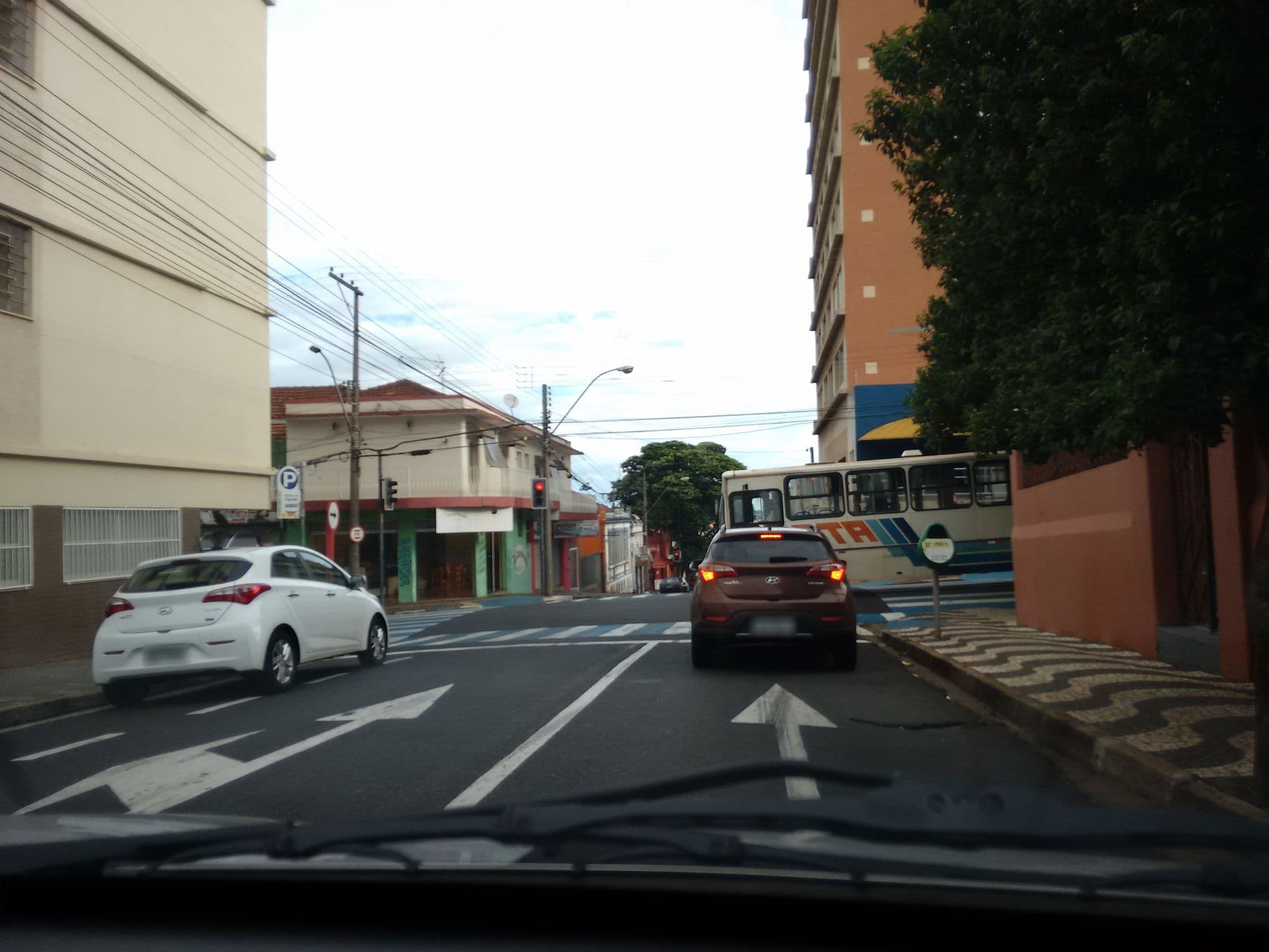 Street view near Hotel Uirapuru, Araraquara — © naoliv (CC BY-SA · Mapillary)
