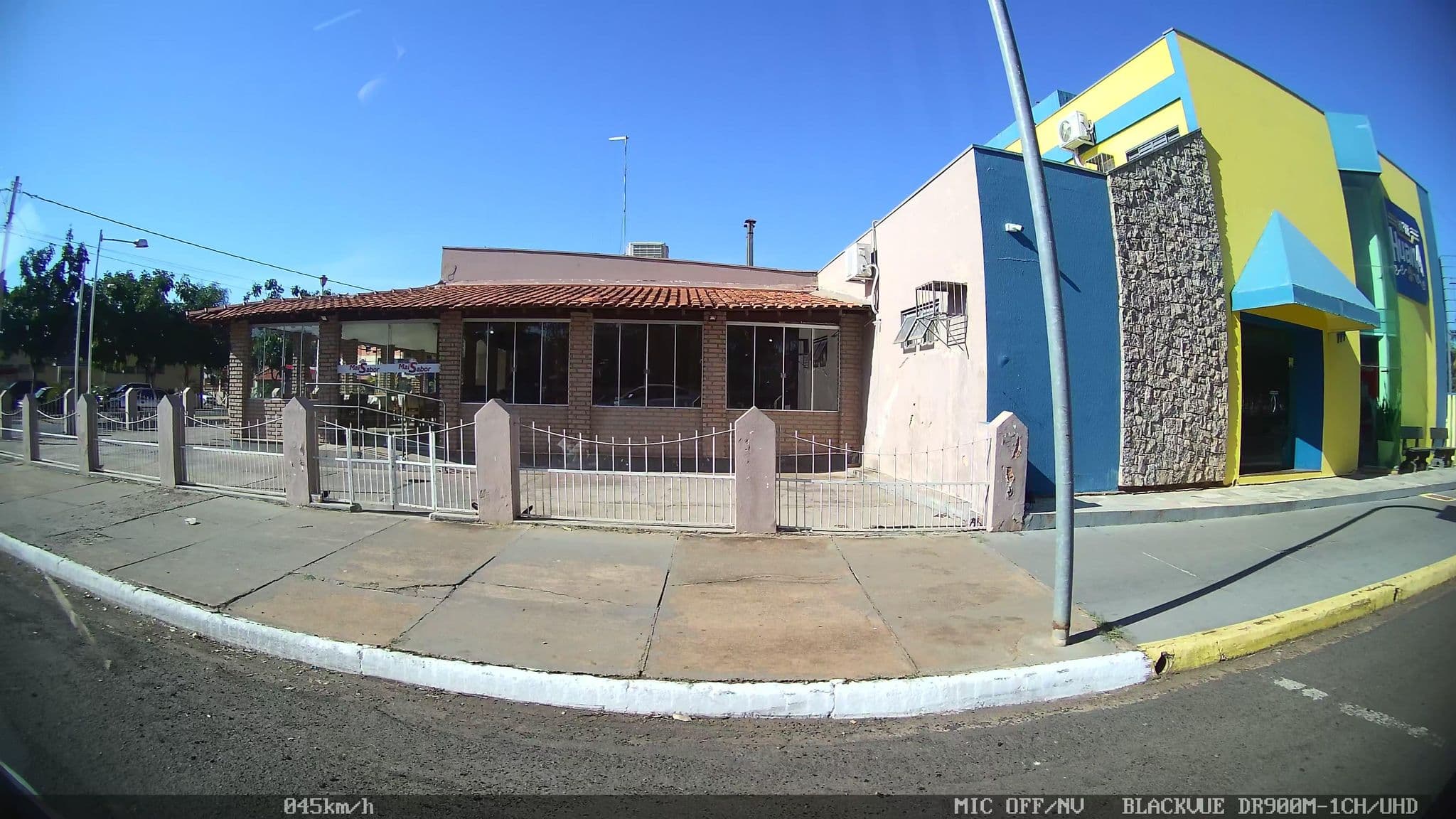 Street view near Hotel Aurora, Olímpia — © kaart5 (CC BY-SA · Mapillary)