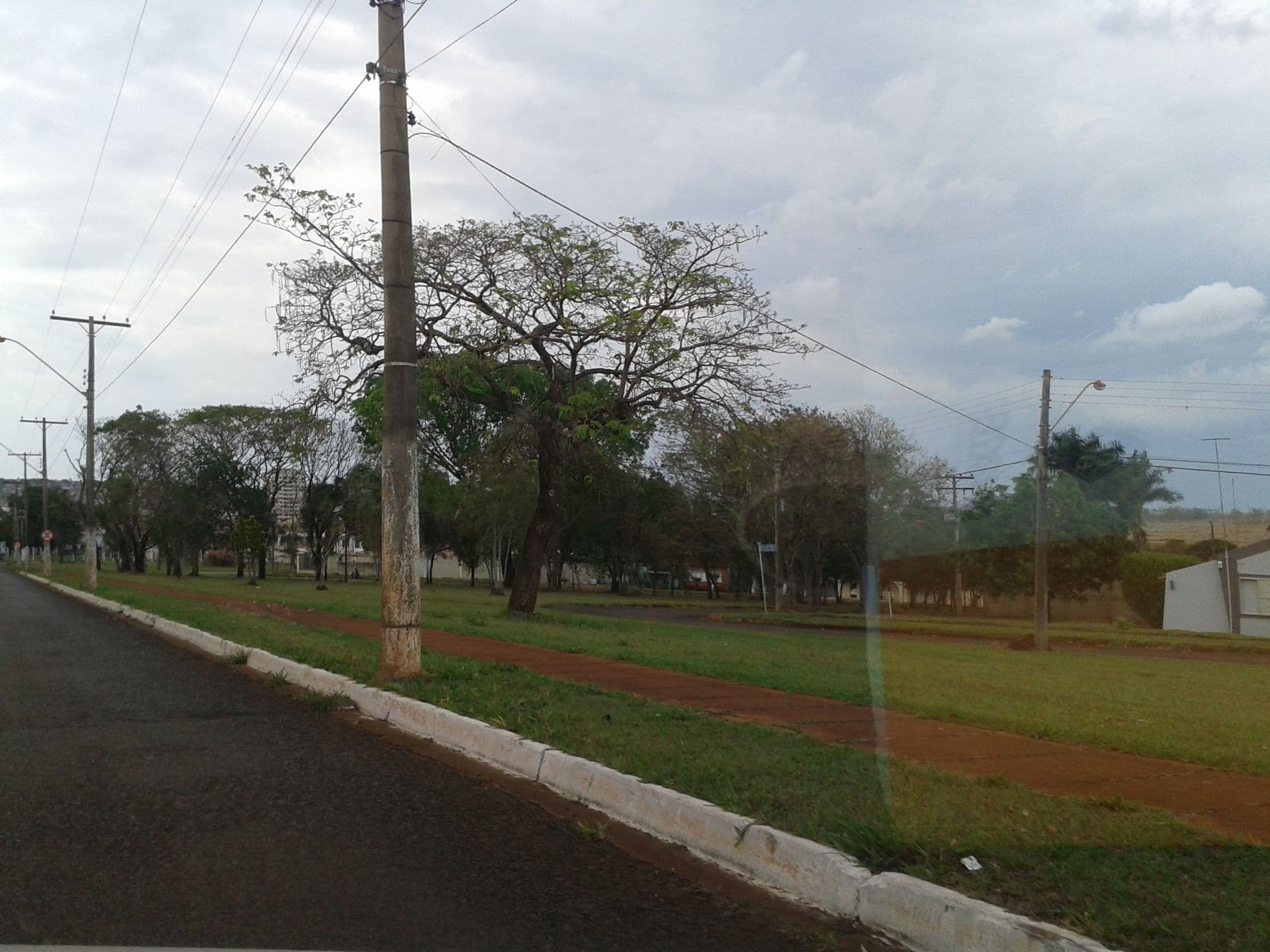 Street view near Hotel da Vila e Restaurante Gaviao, Itumbiara — © marcos_medeiros (CC BY-SA · Mapillary)
