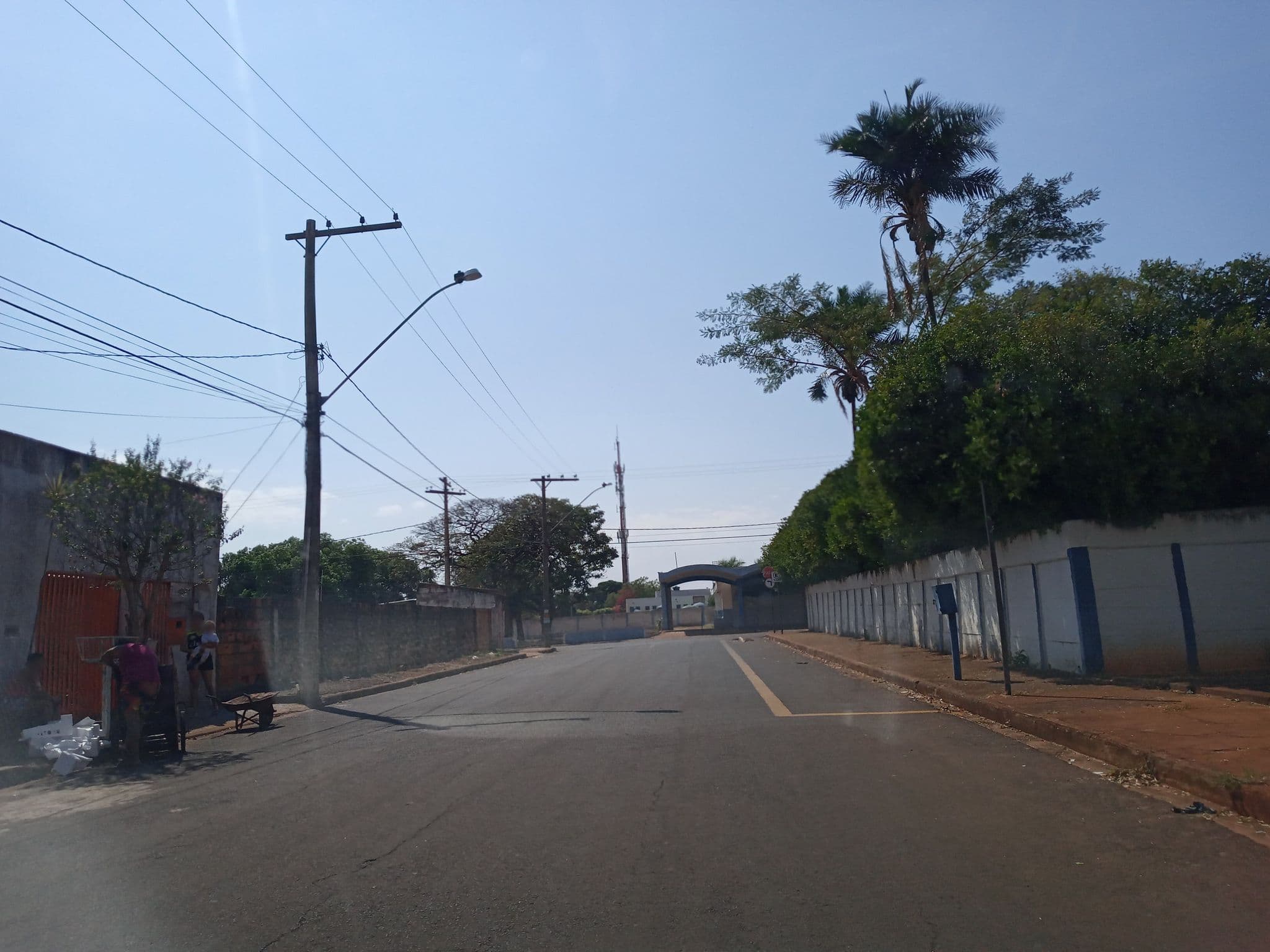Street view near Hotel Rosa de Saron, Ituiutaba — © marcos_medeiros (CC BY-SA · Mapillary)