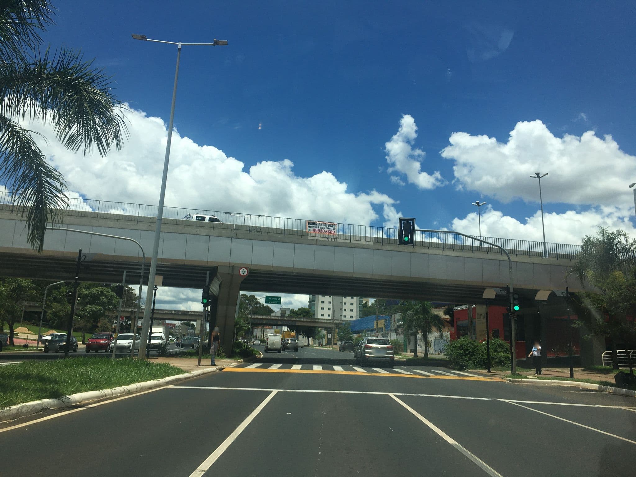 Street view near mercure hotels, Uberlândia — © gustavoeugenio (CC BY-SA · Mapillary)