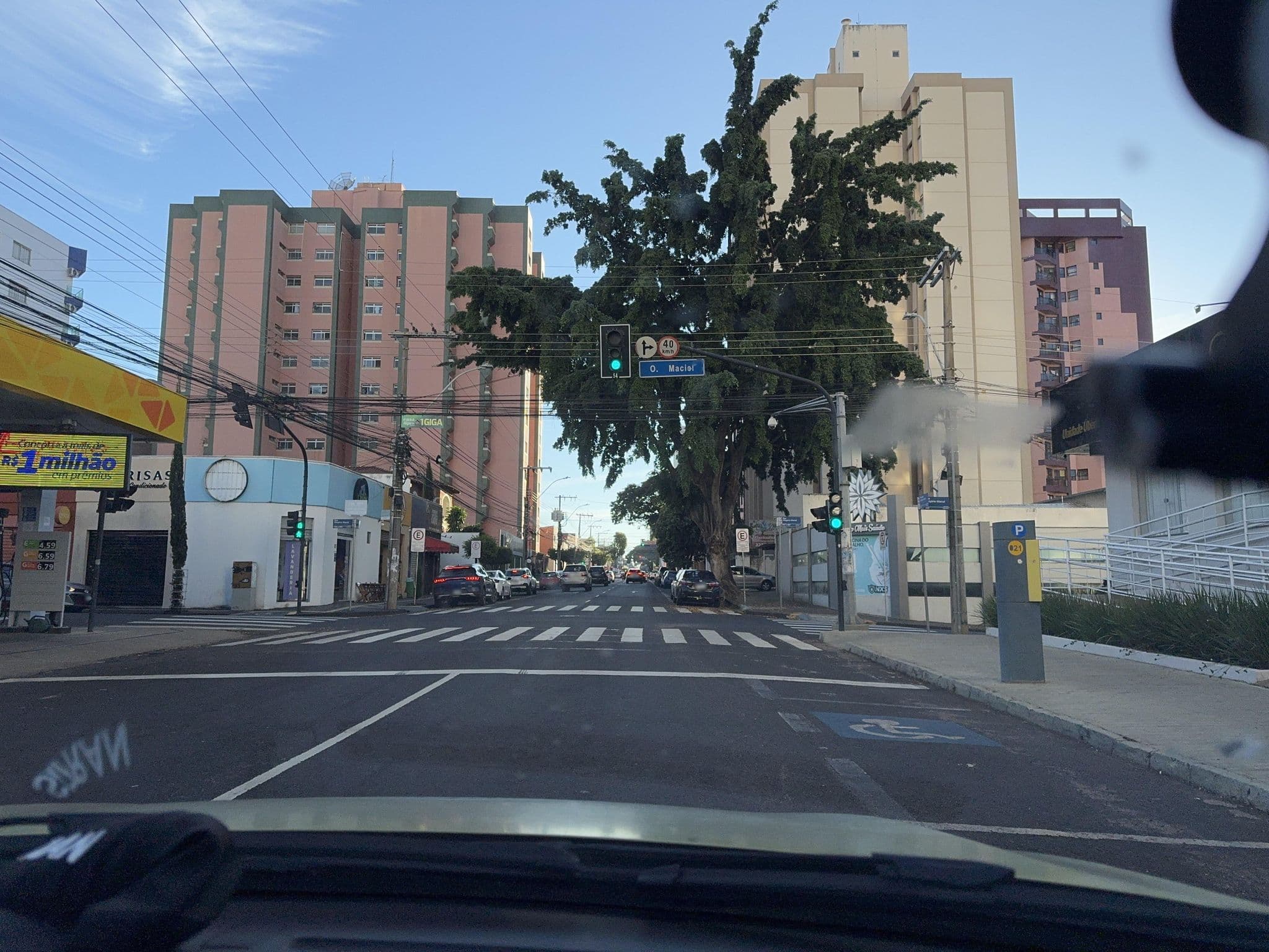 Street view near Phenix Flat Service, Uberlândia — © Resyalk (CC BY-SA · Mapillary)