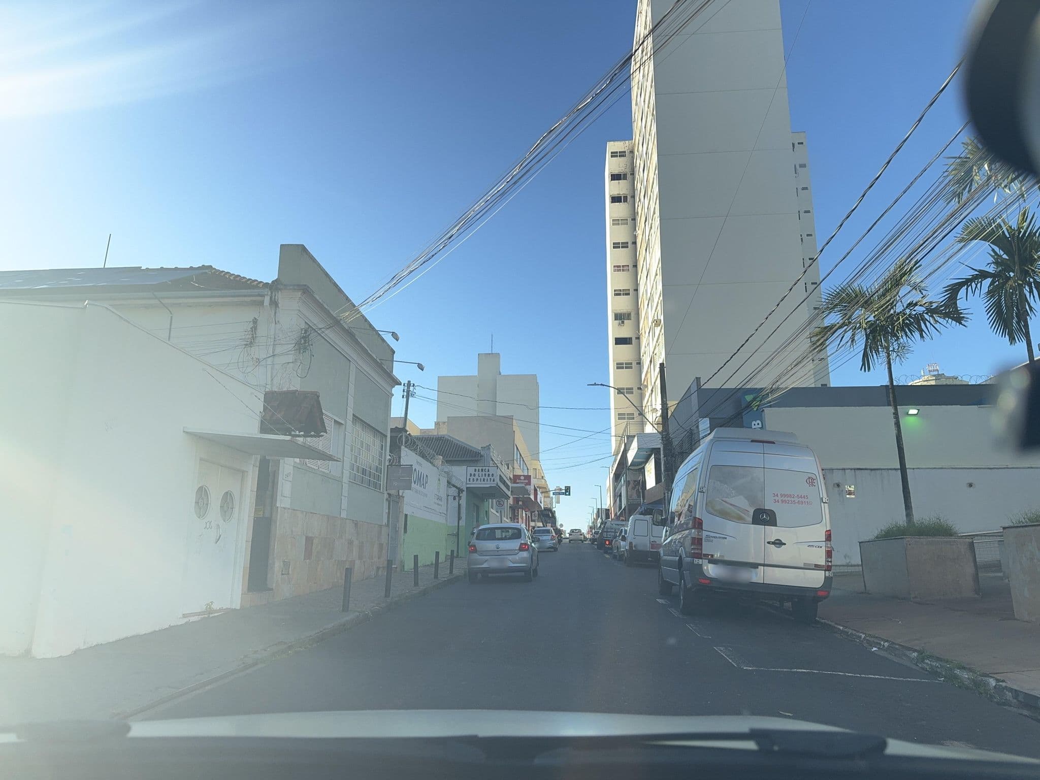 Street view near Regente Apart Hotel, Uberlândia — © Resyalk (CC BY-SA · Mapillary)