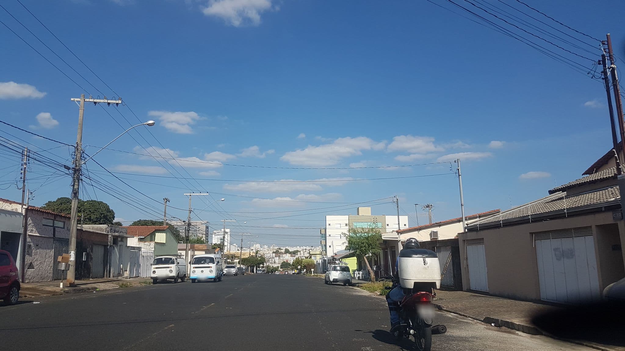 Street view near Spot Hostel, Uberlândia — © reneserafim (CC BY-SA · Mapillary)