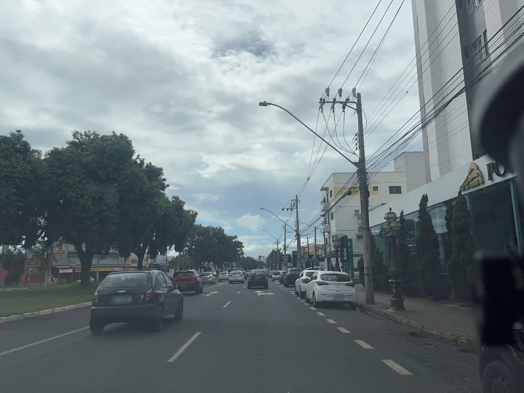 Street view near Hotel Porto Bello, Uberlândia — © Resyalk (CC BY-SA · Mapillary)