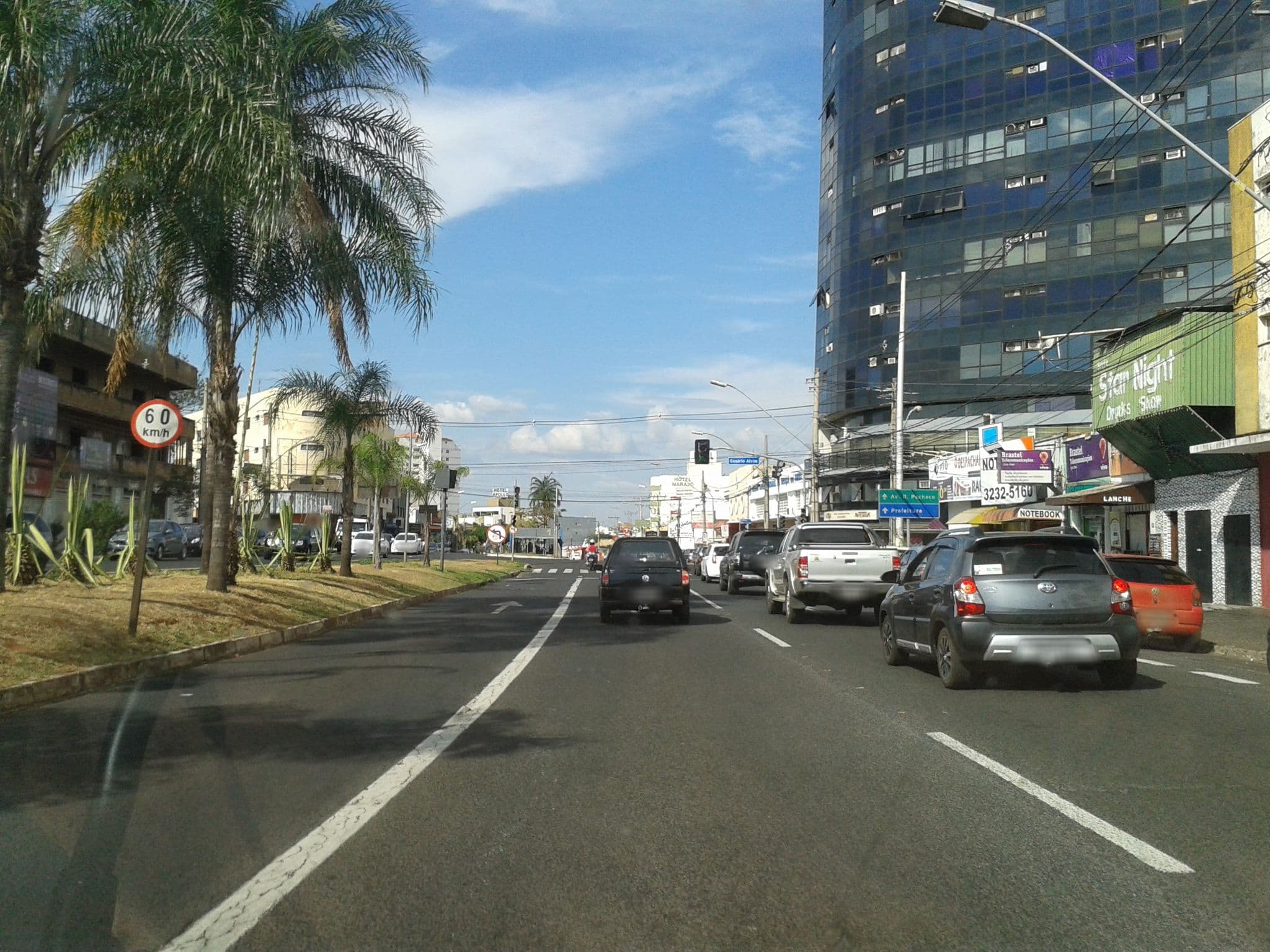 Street view near Hotel Alvorada, Uberlândia — © marcos_medeiros (CC BY-SA · Mapillary)