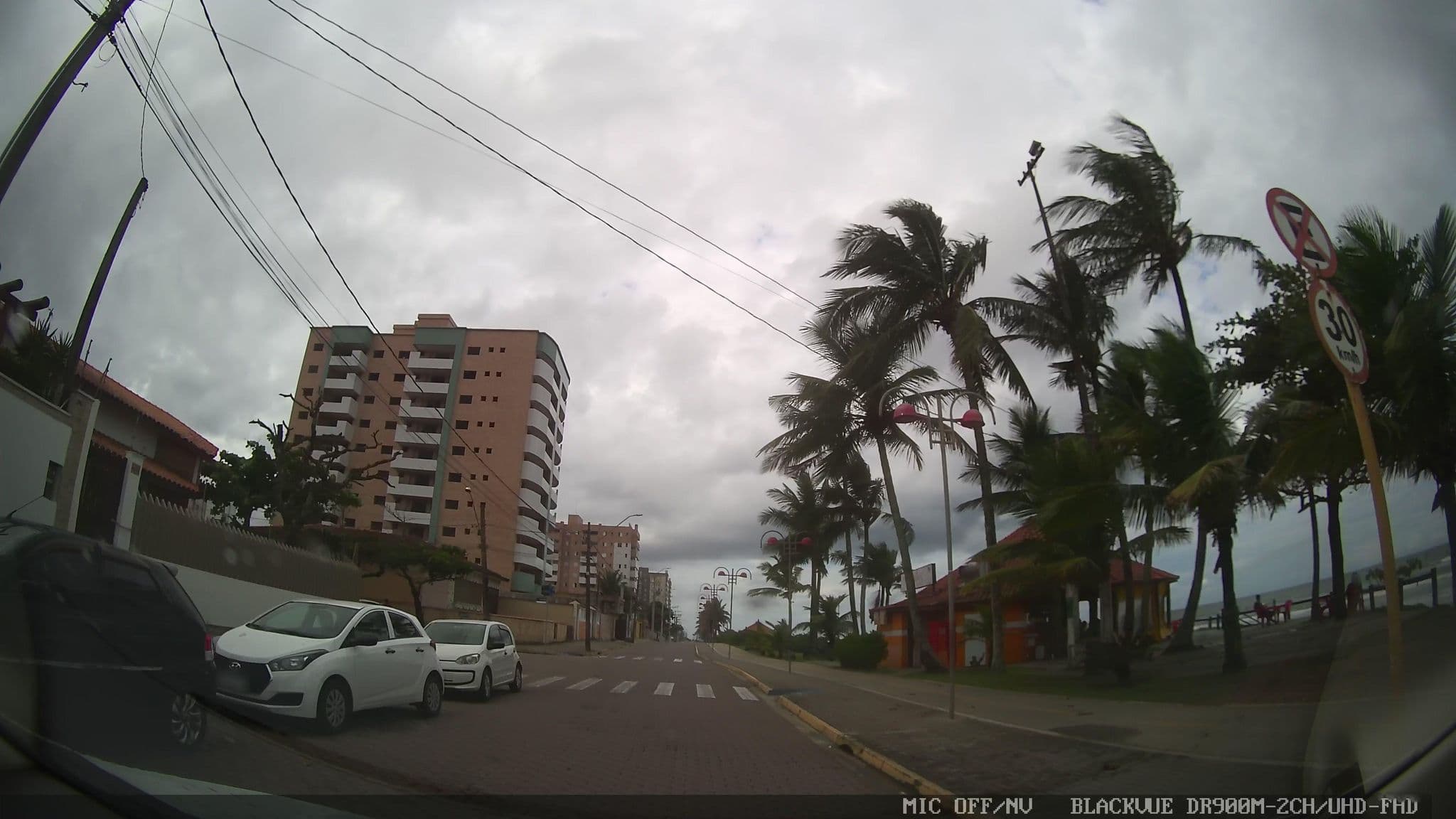 Street view near Hotel Elegance, Itanhaém — © marciosampaio (CC BY-SA · Mapillary)