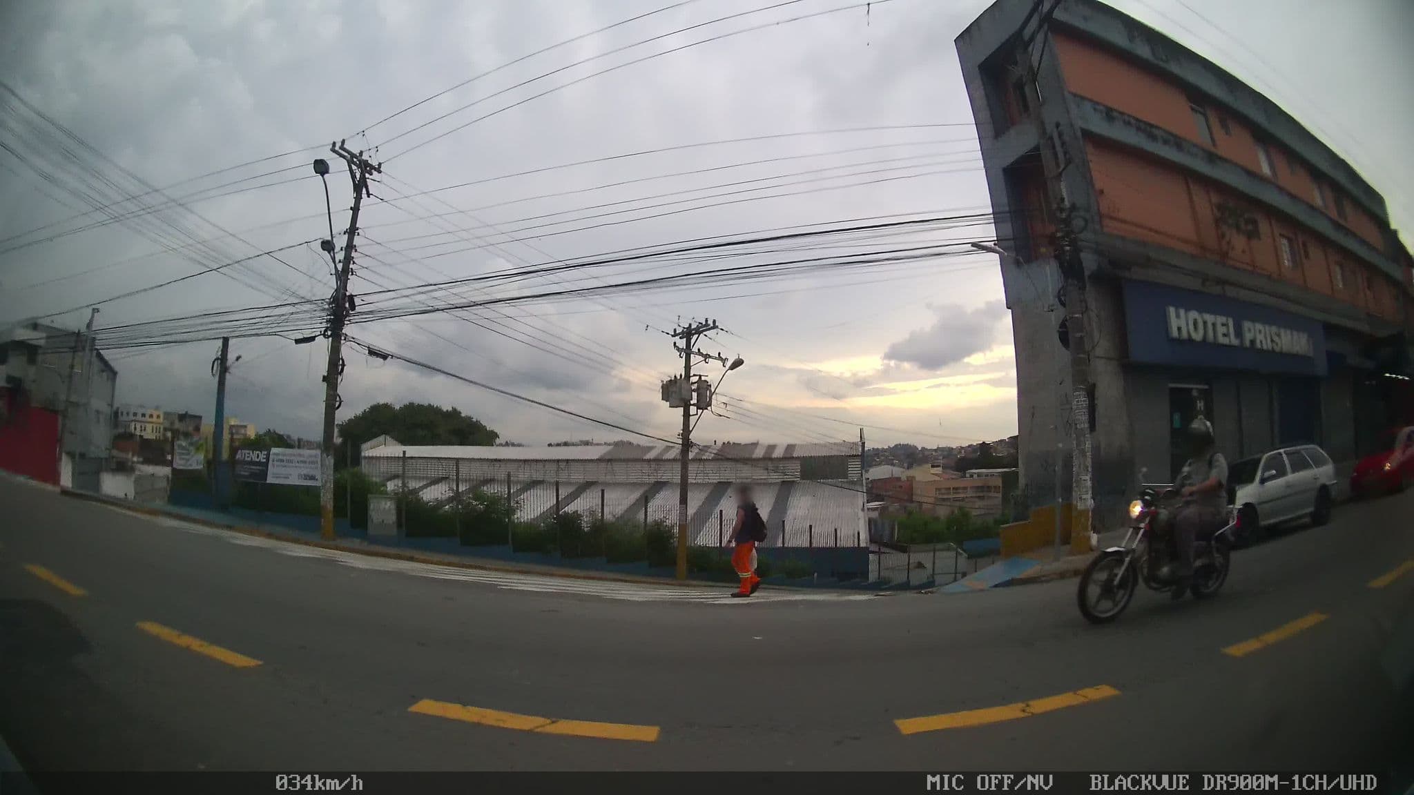 Street view near Prisman Hotel, Taboão da Serra — © kaart_2 (CC BY-SA · Mapillary)